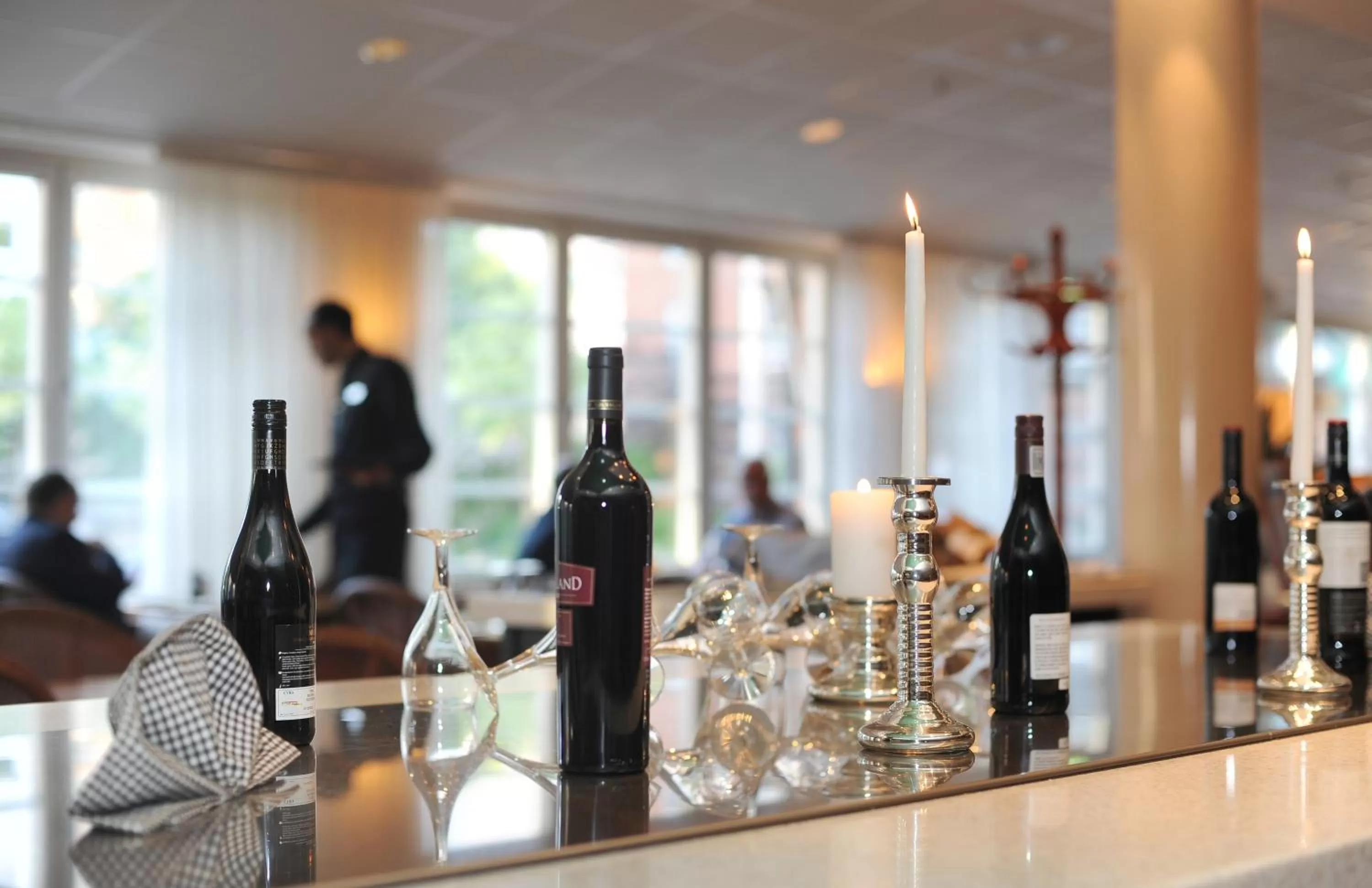 Restaurant/places to eat in Memory Hotel