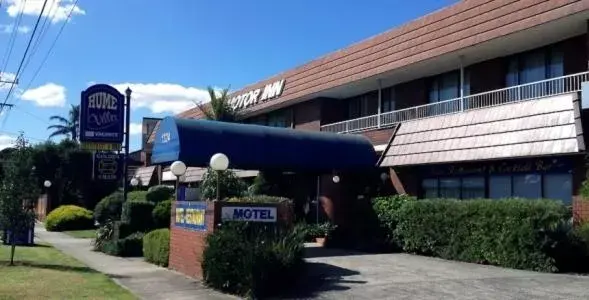 Property Building in Hume Villa Motor Inn