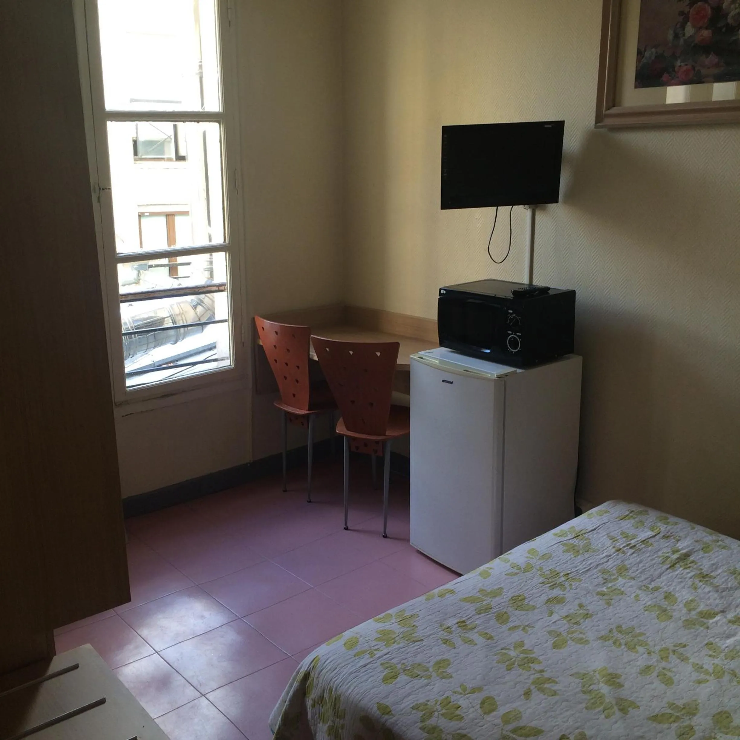 Decorative detail in Au Royal Mad