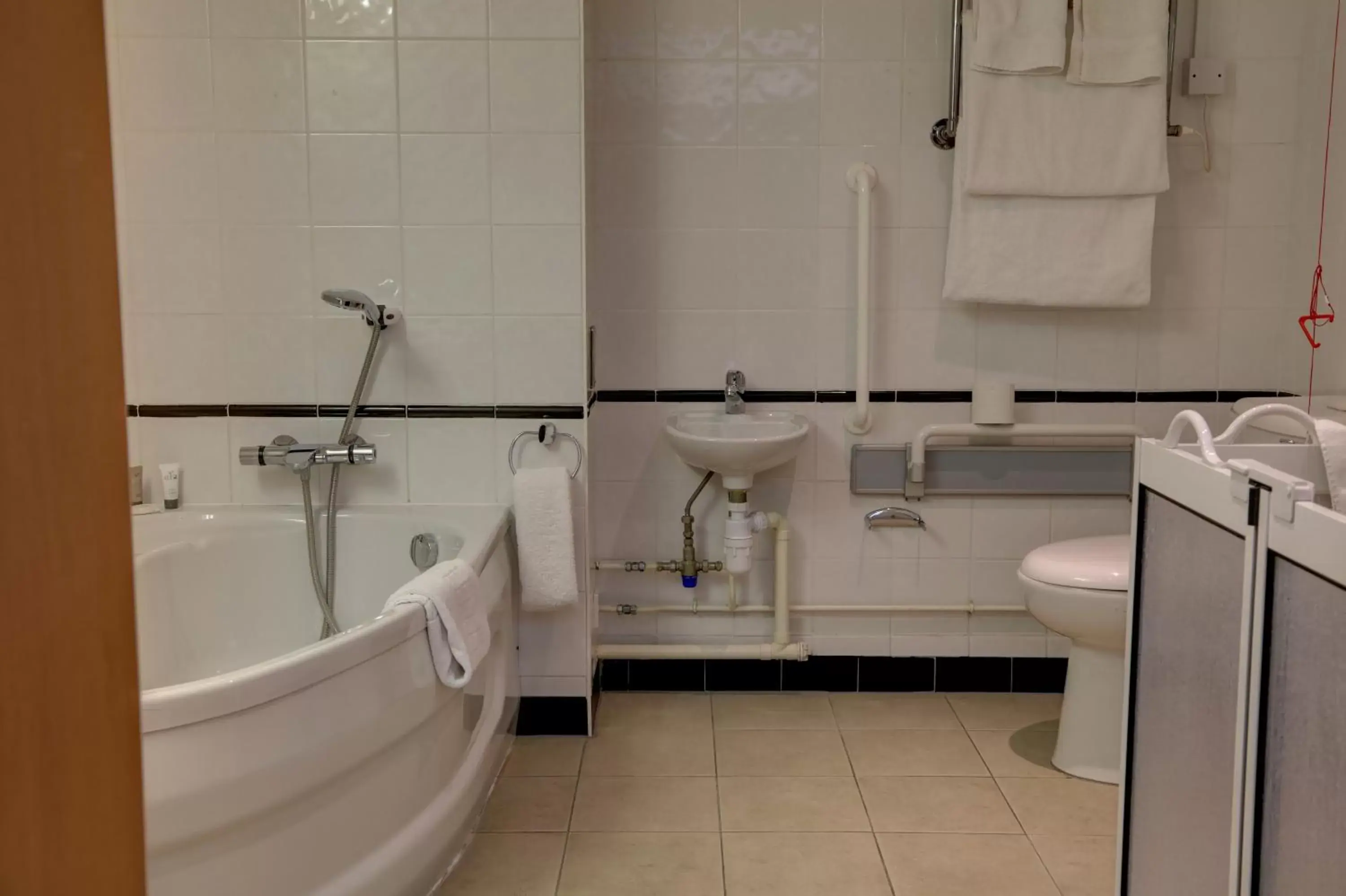 acessibility, Bathroom in Wild Pheasant Hotel & Spa