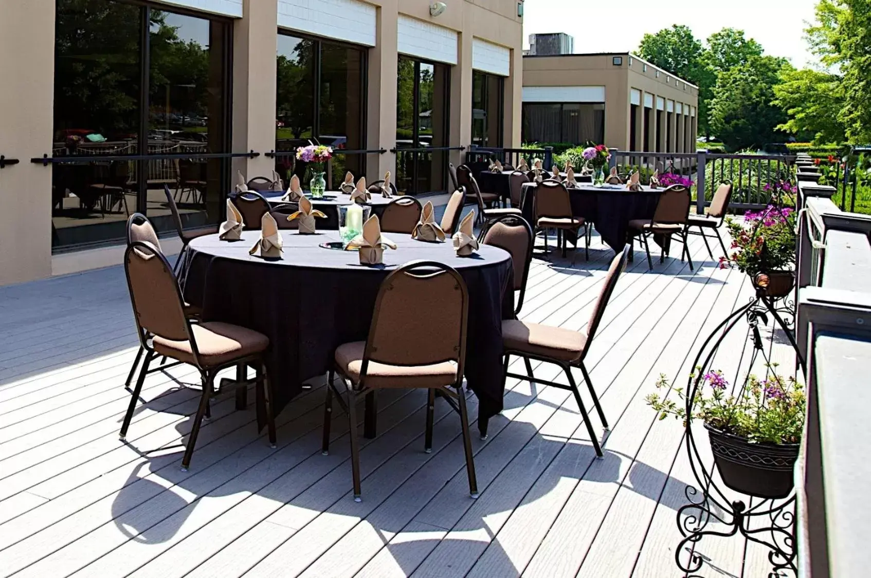 Balcony/Terrace, Restaurant/Places to Eat in Radisson Hotel Nashville Airport