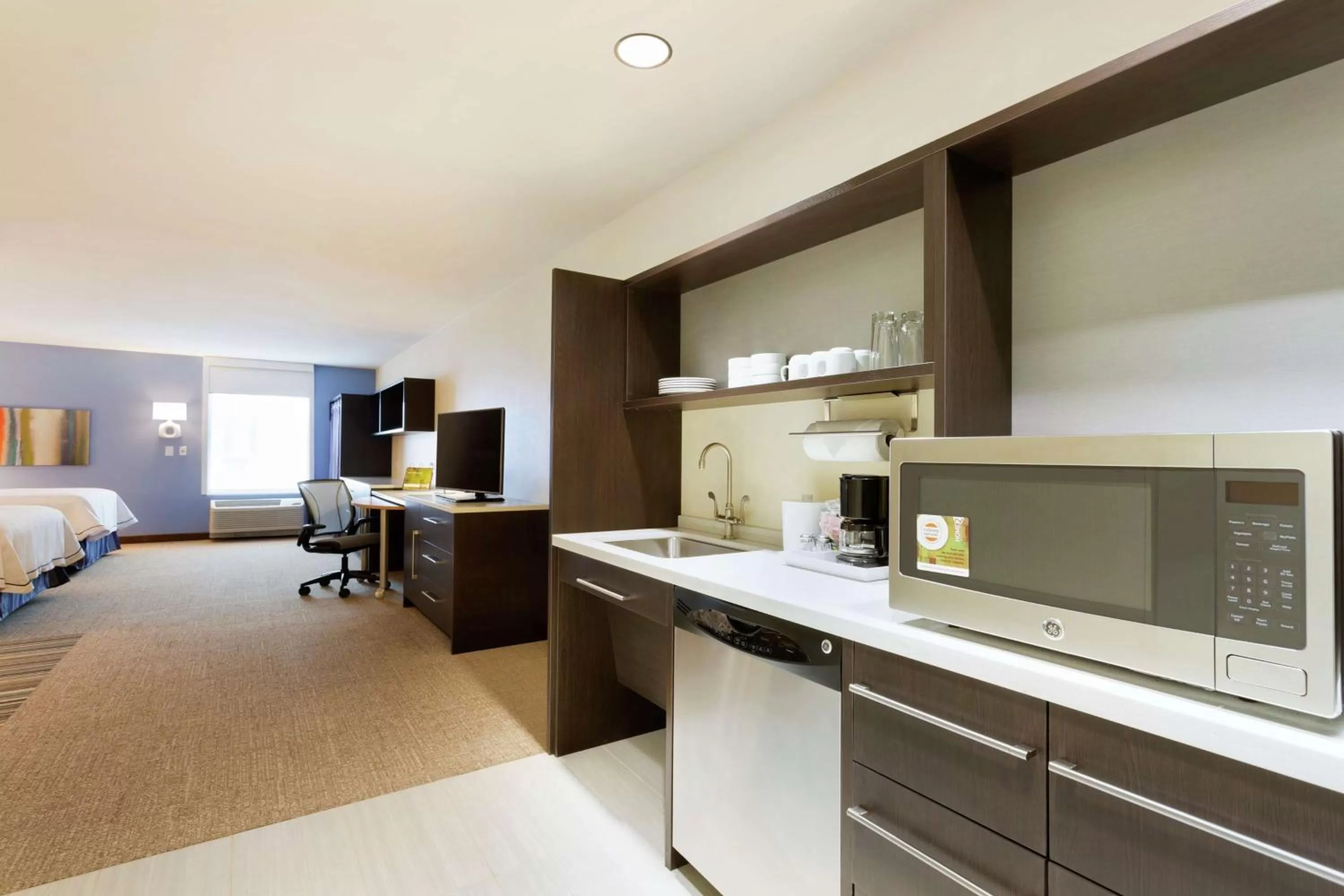 Bedroom, Bed in Home2 Suites by Hilton Midland