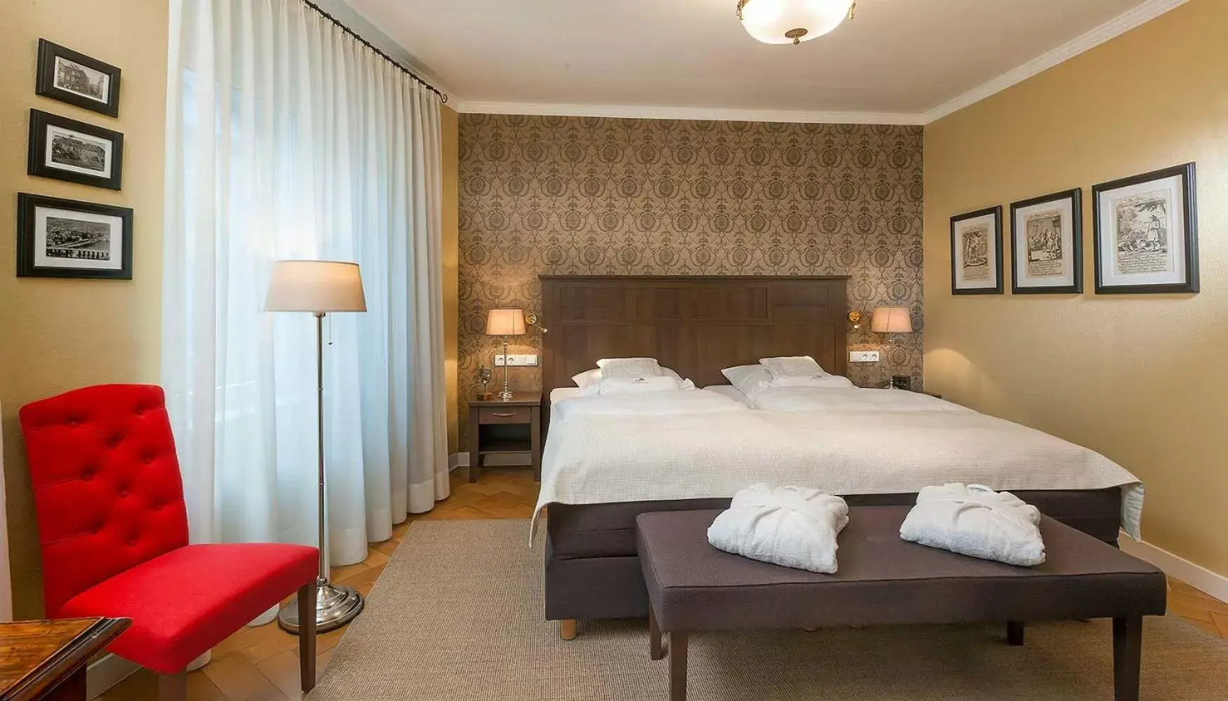 Bed in Boutique-Hotel Moseltor & Altstadt-Suiten