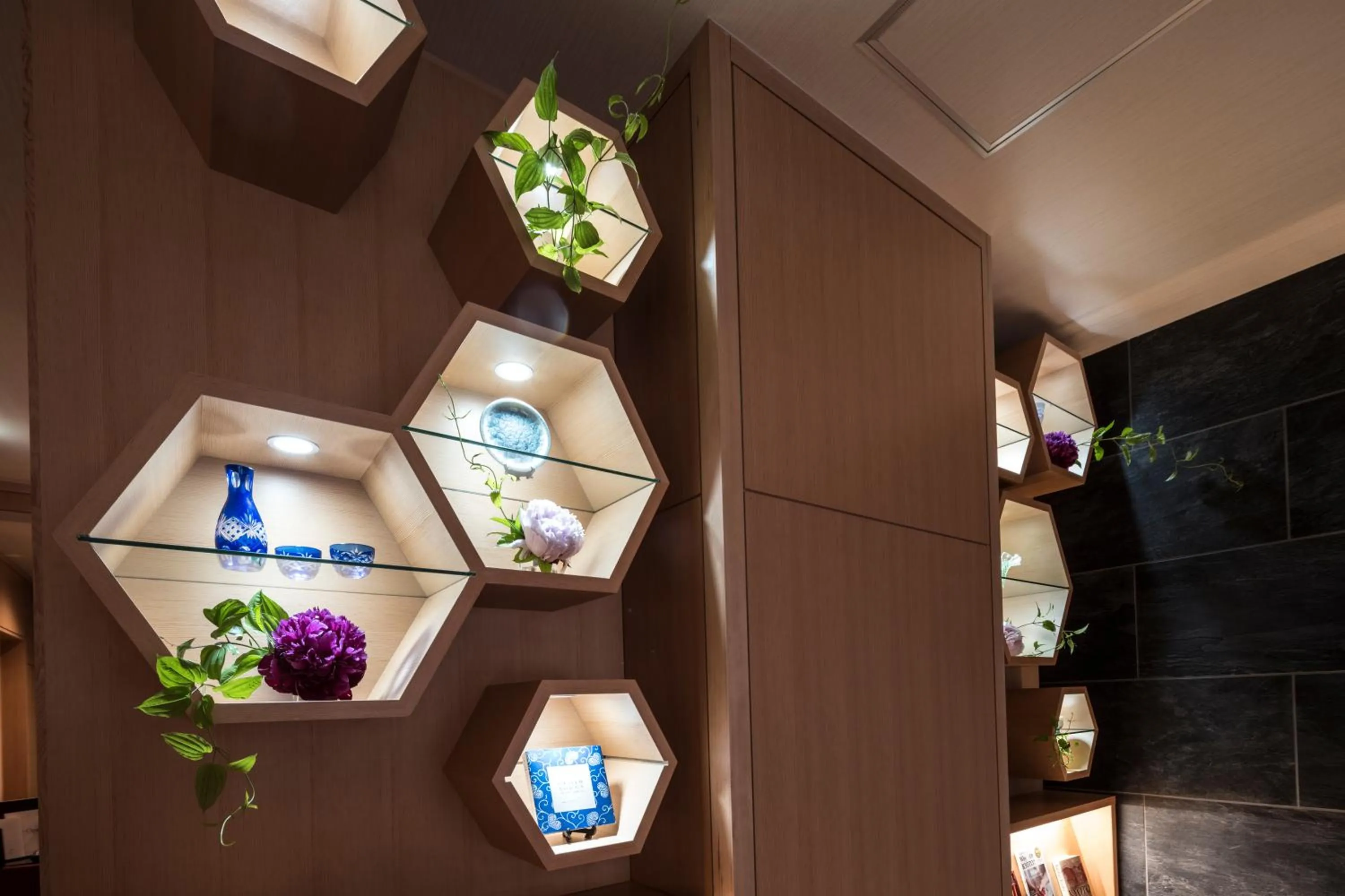 Decorative detail in Kyoto Shinmachi Rokkaku Hotel grandereverie