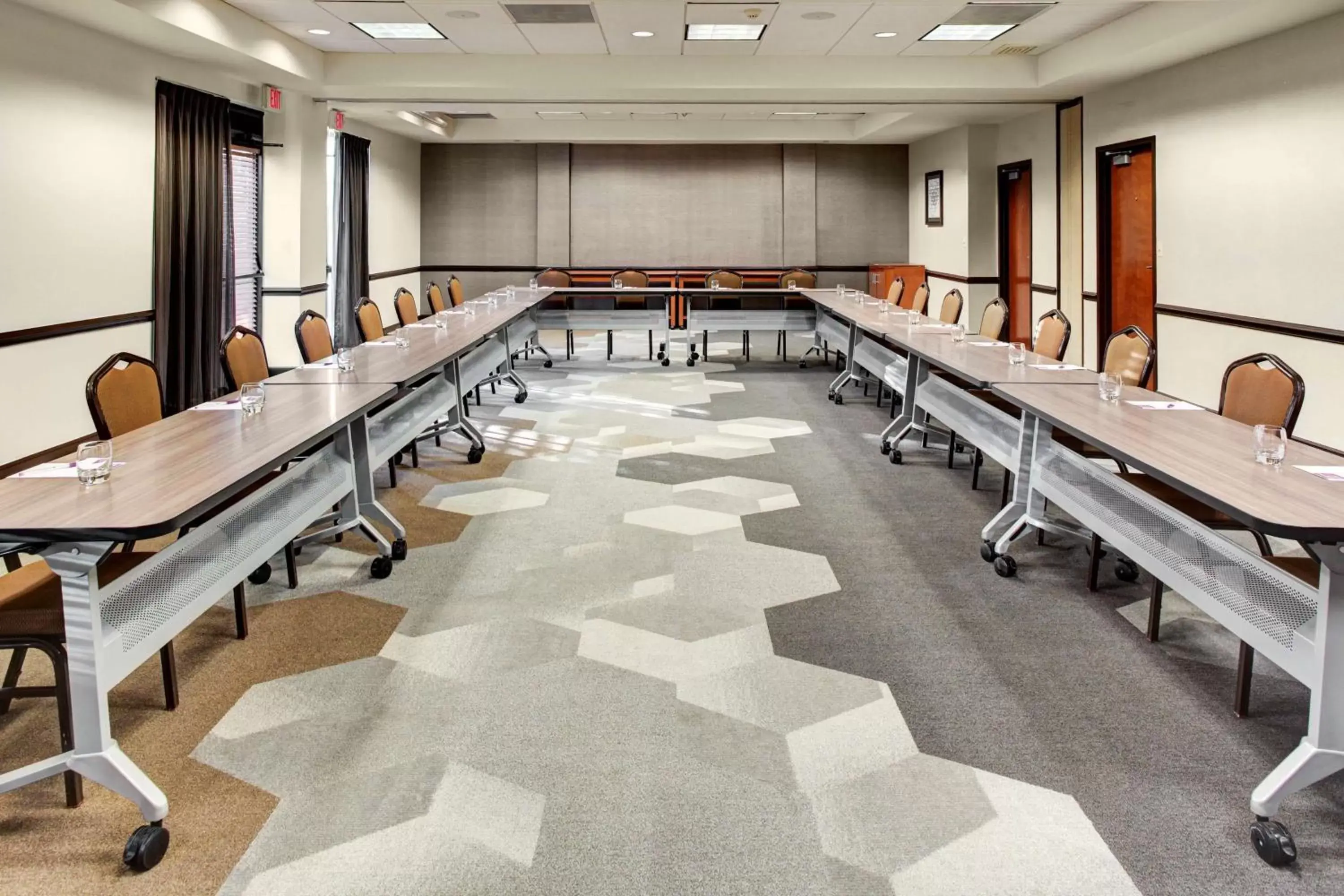 Meeting/conference room in Hyatt Place Oklahoma City Airport