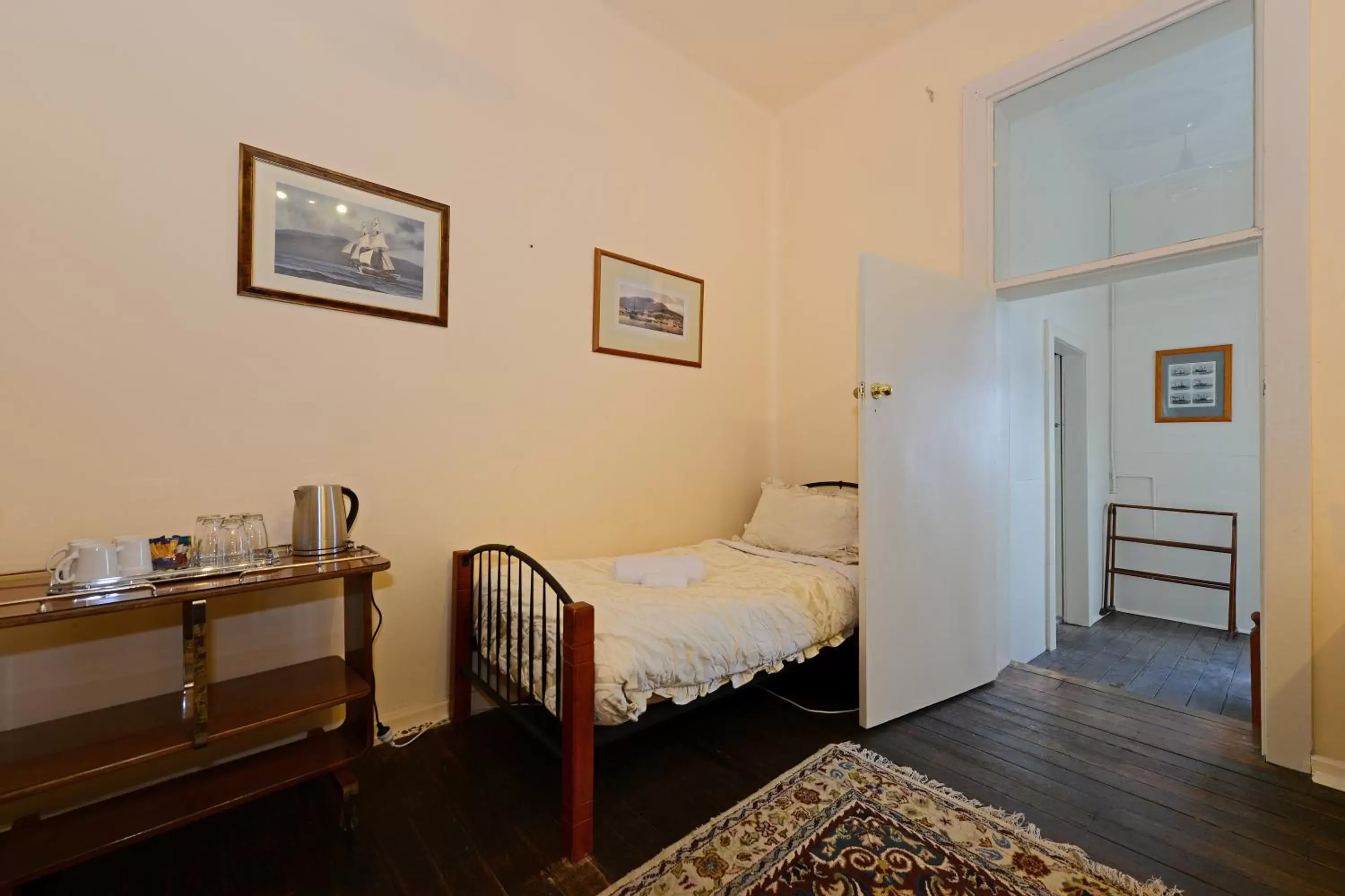 Bedroom, Room Photo in Edinburgh Gallery Bed & Breakfast