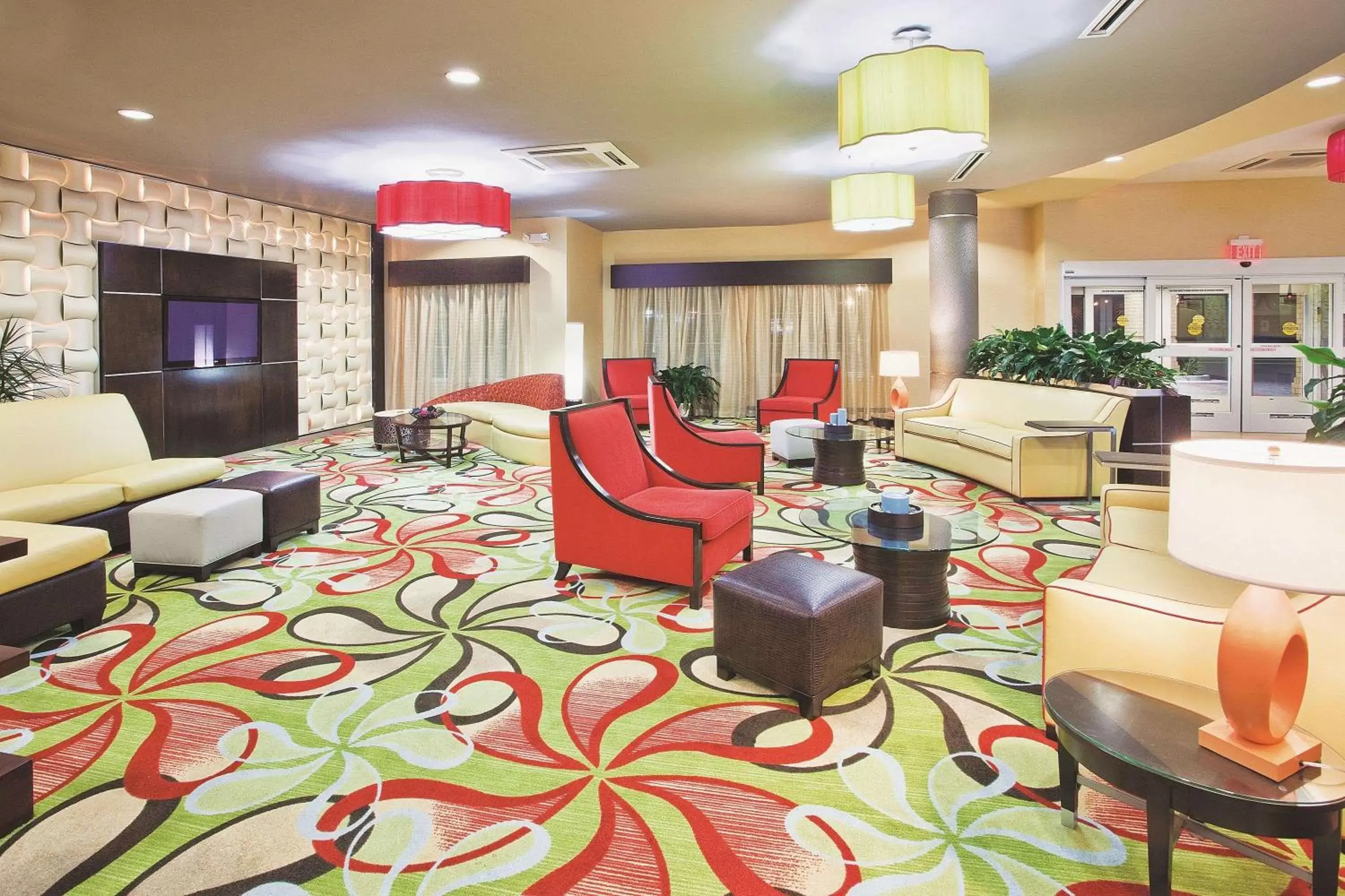 Lobby or reception in La Quinta by Wyndham Hinesville - Fort Stewart