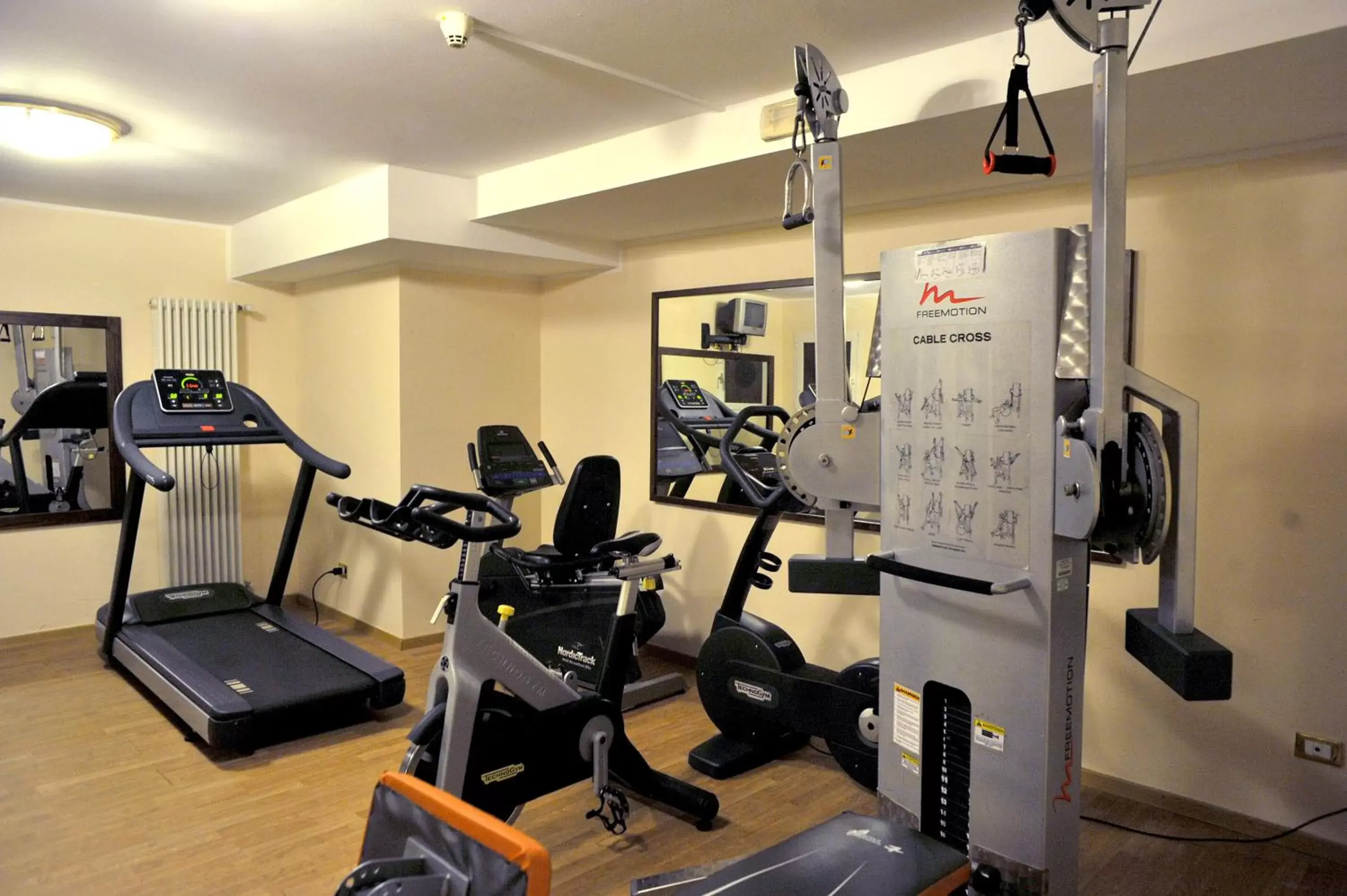 Fitness centre/facilities, Fitness Center/Facilities in Santa Barbara Hotel