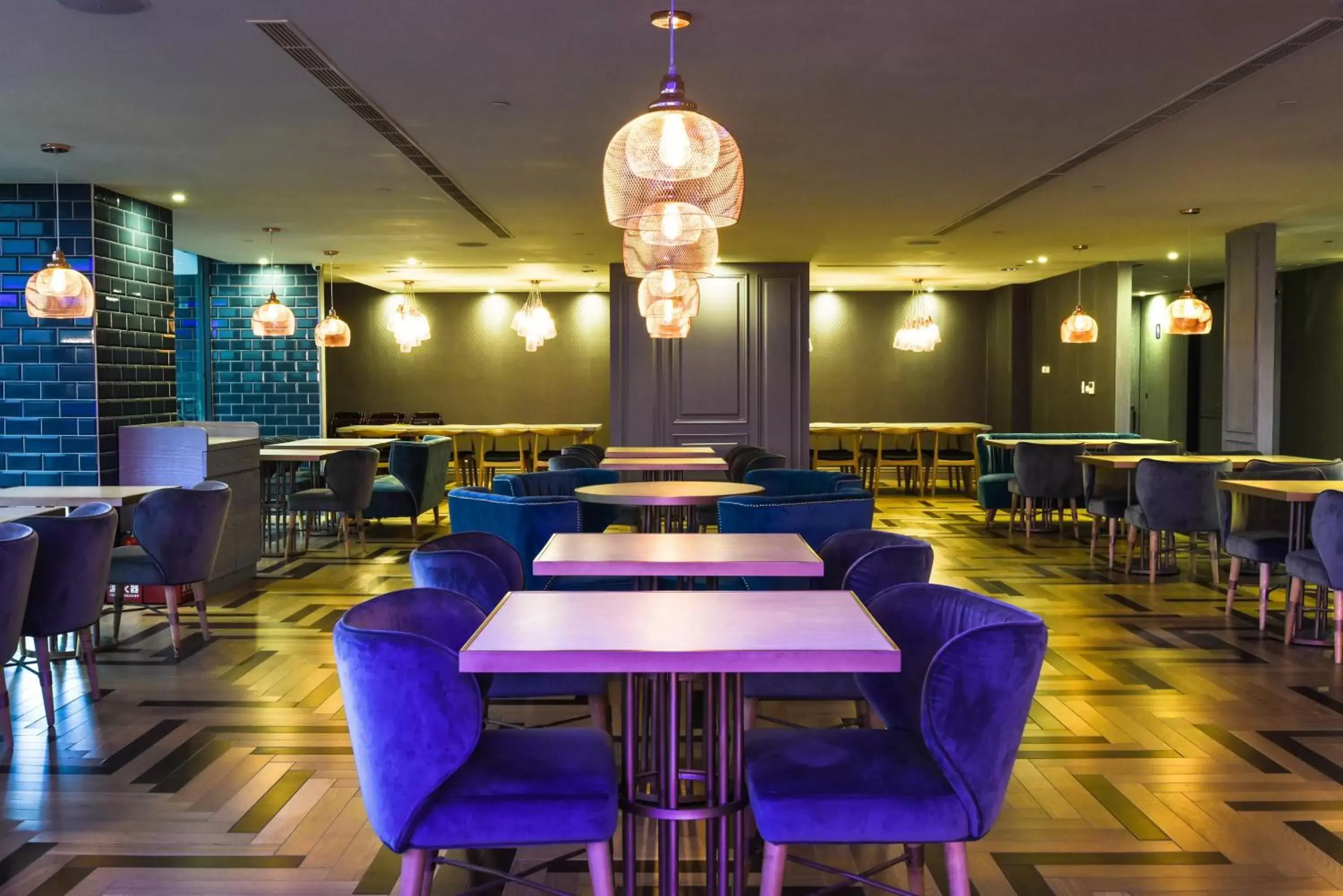 Lounge or bar, Restaurant/Places to Eat in FX Hotel Tainan