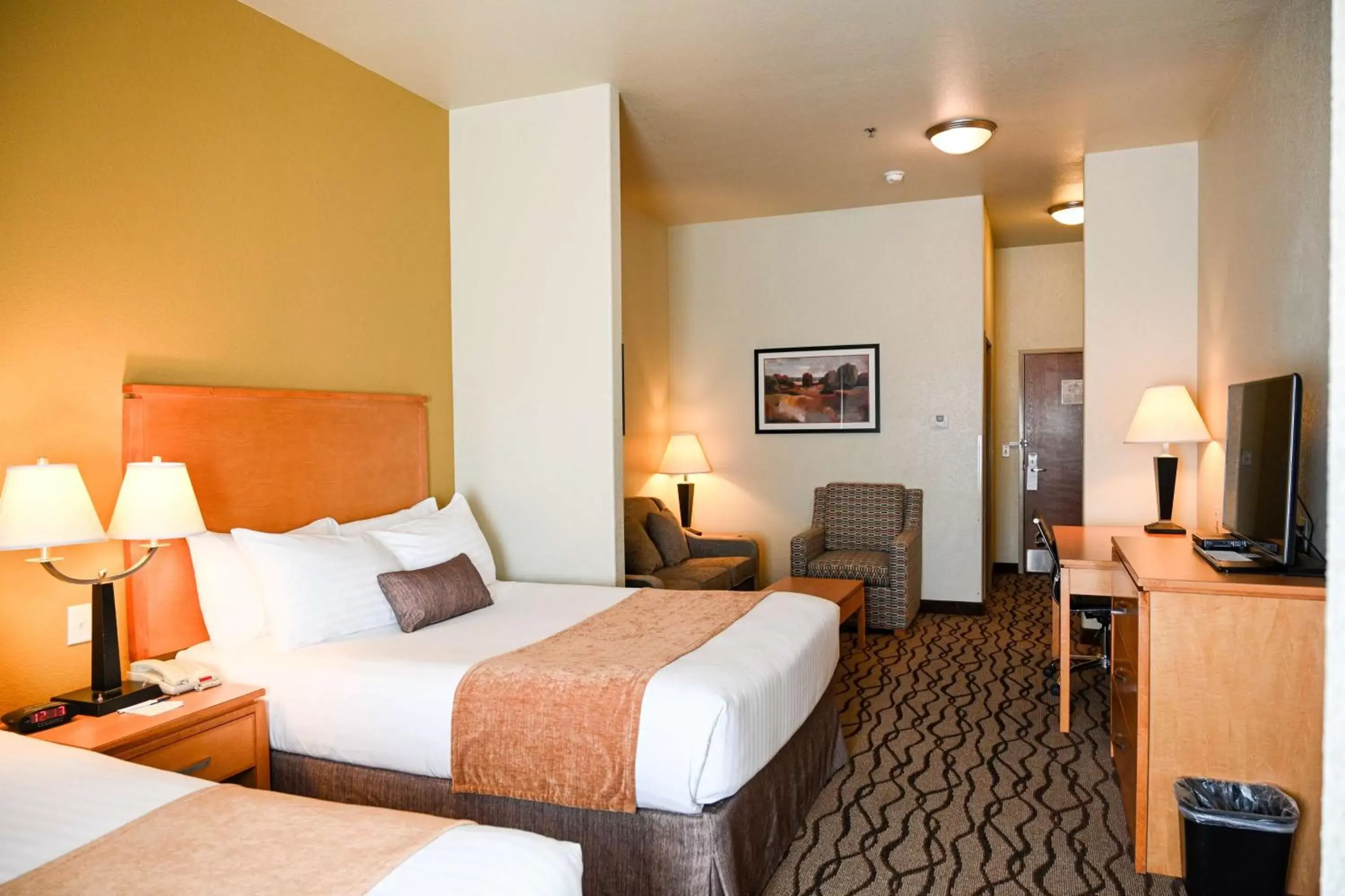 Photo of the whole room, Bed in Best Western Plus Guymon Hotel & Suites