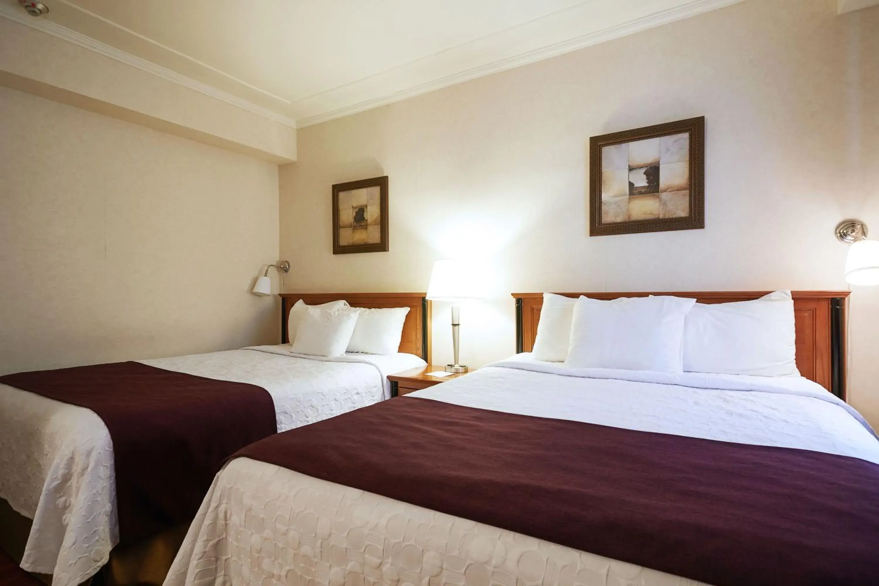 Bed in Hotel St Denis