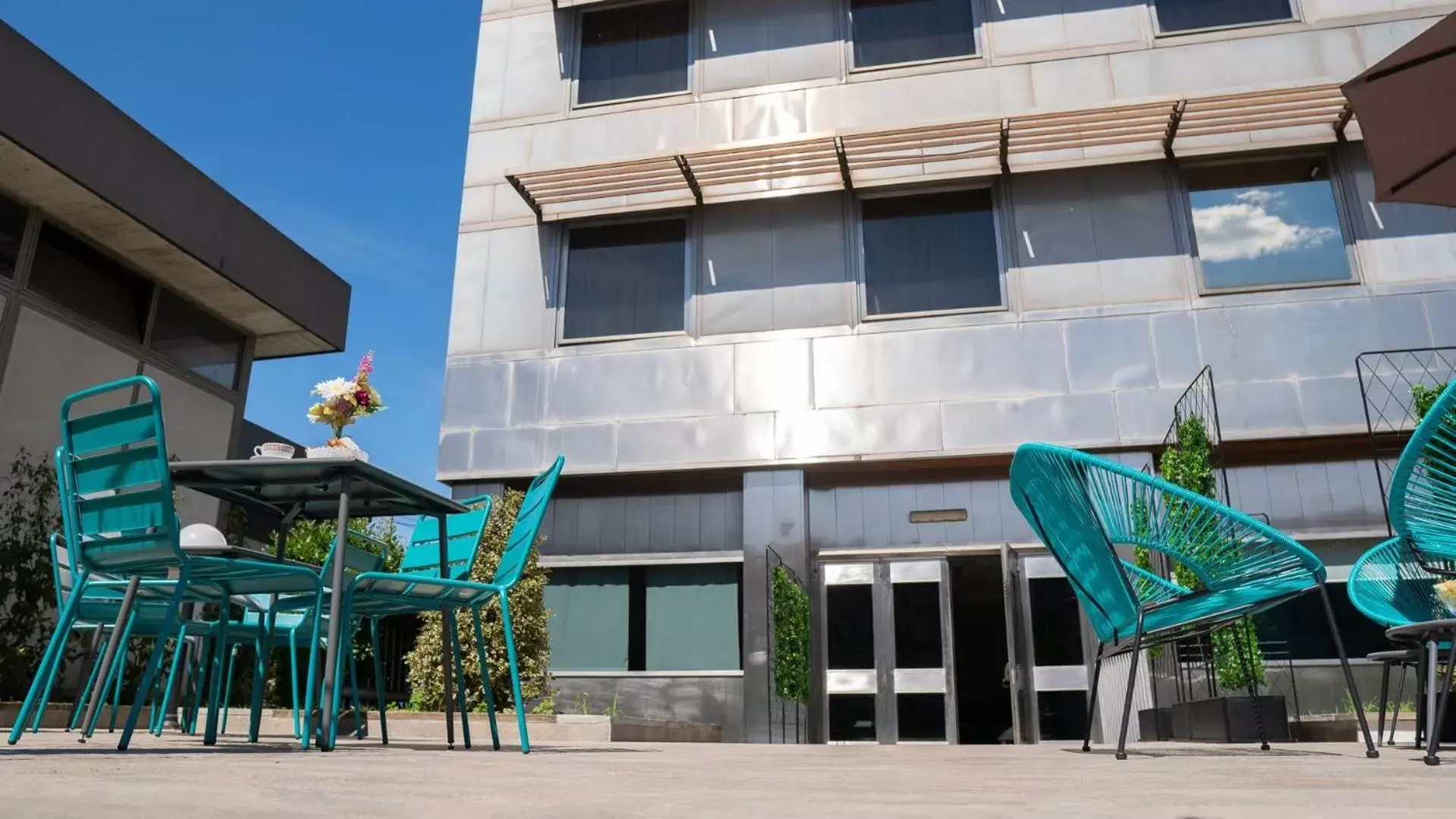 Patio, Property Building in B&B Hotel Torino President