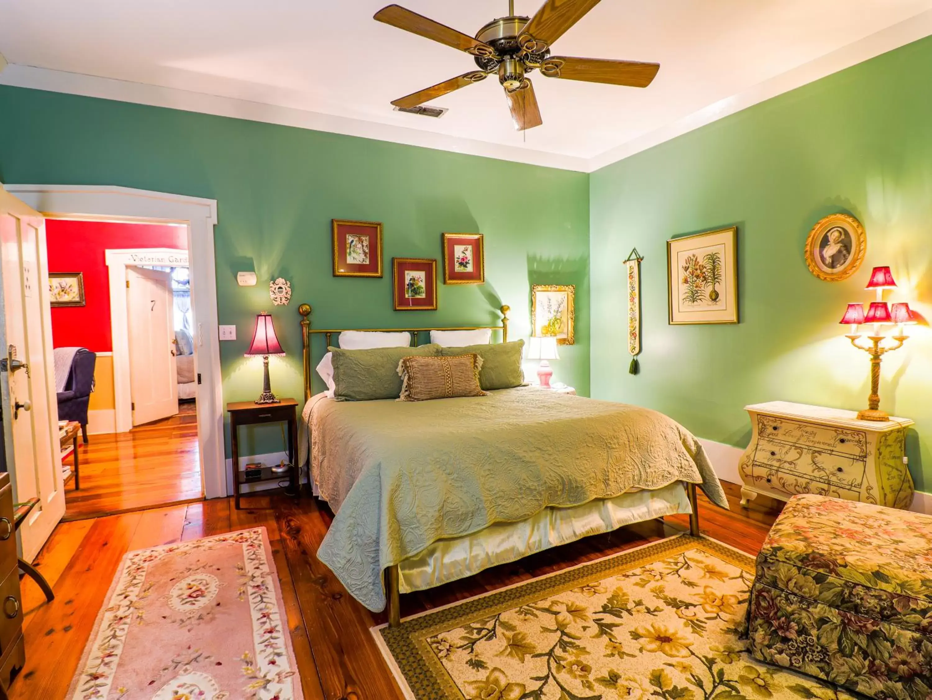 Bedroom in The Steamboat Inn