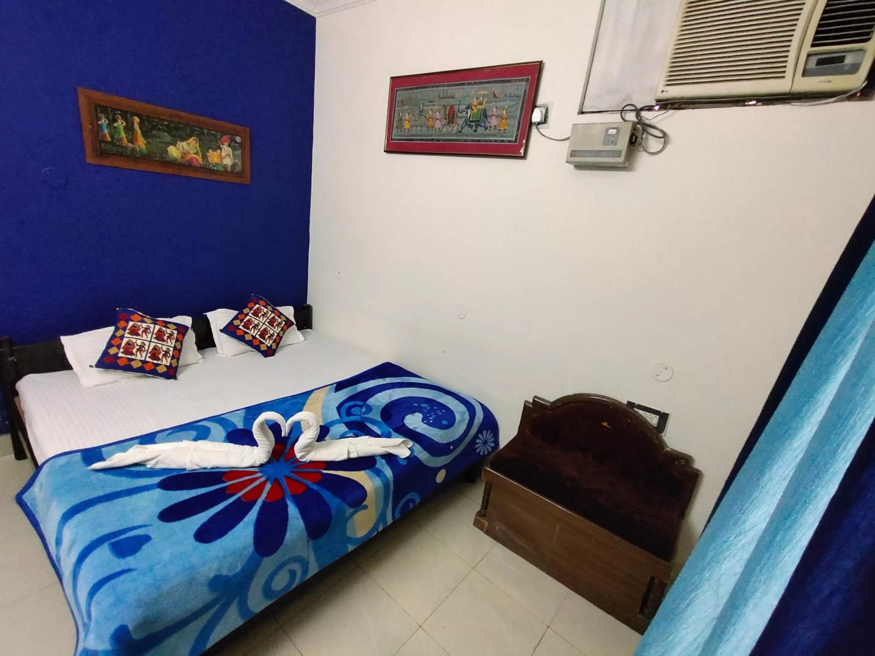 Bed in Haveli Taragarh Palace