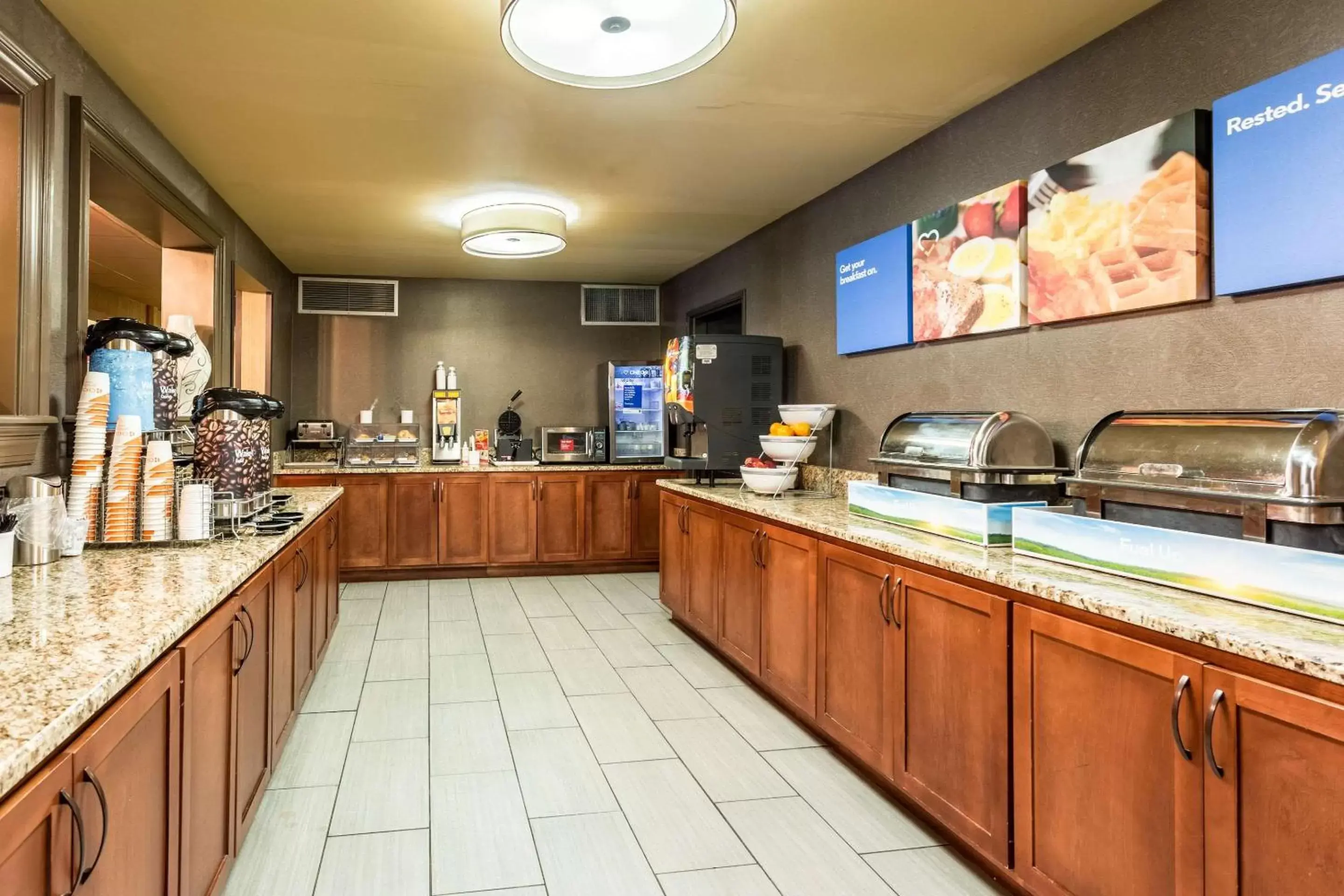 Restaurant/Places to Eat in Comfort Inn Tupelo
