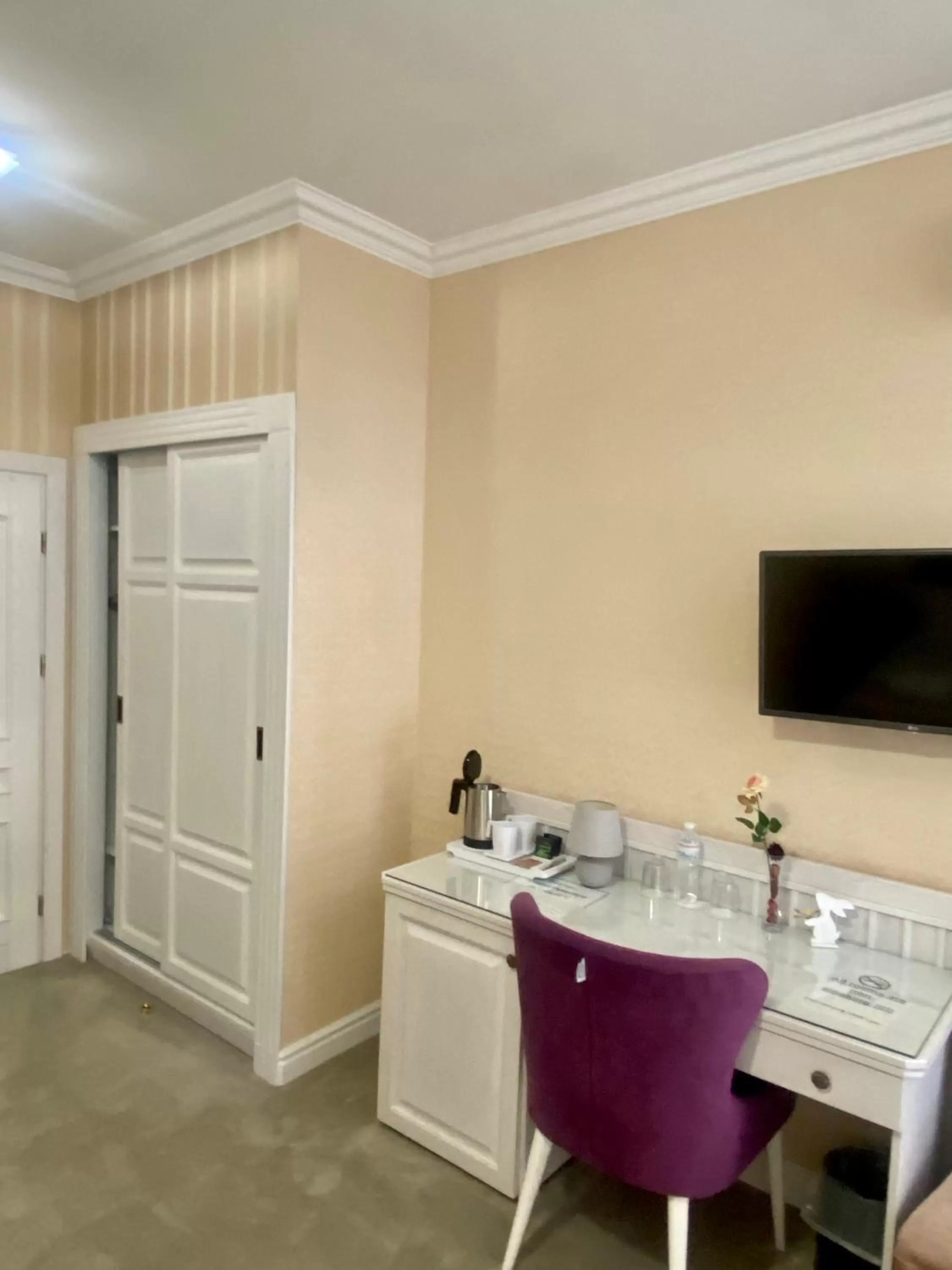 wardrobe in Boutique Hotel Deluxe