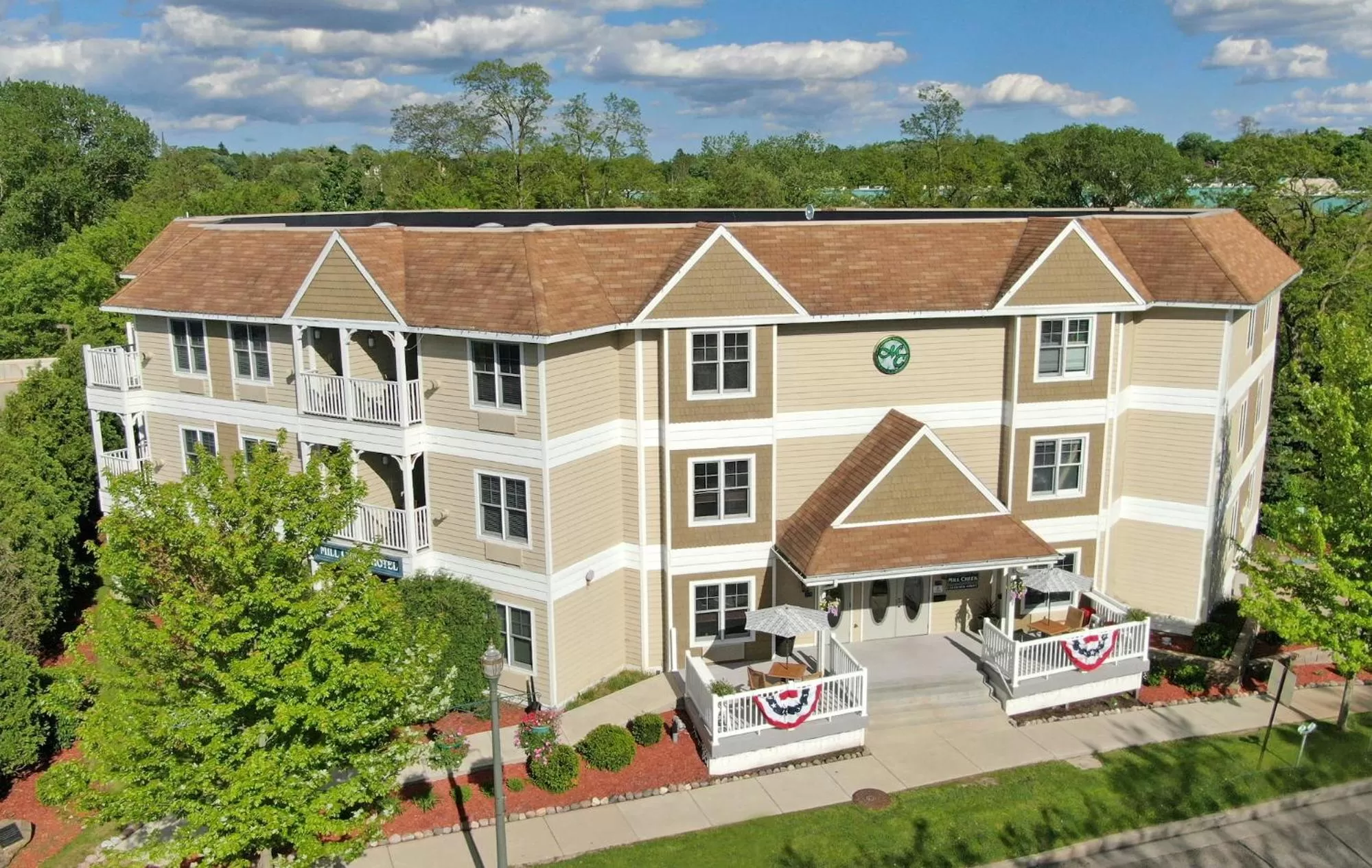 Bird's-eye View in Mill Creek Hotel