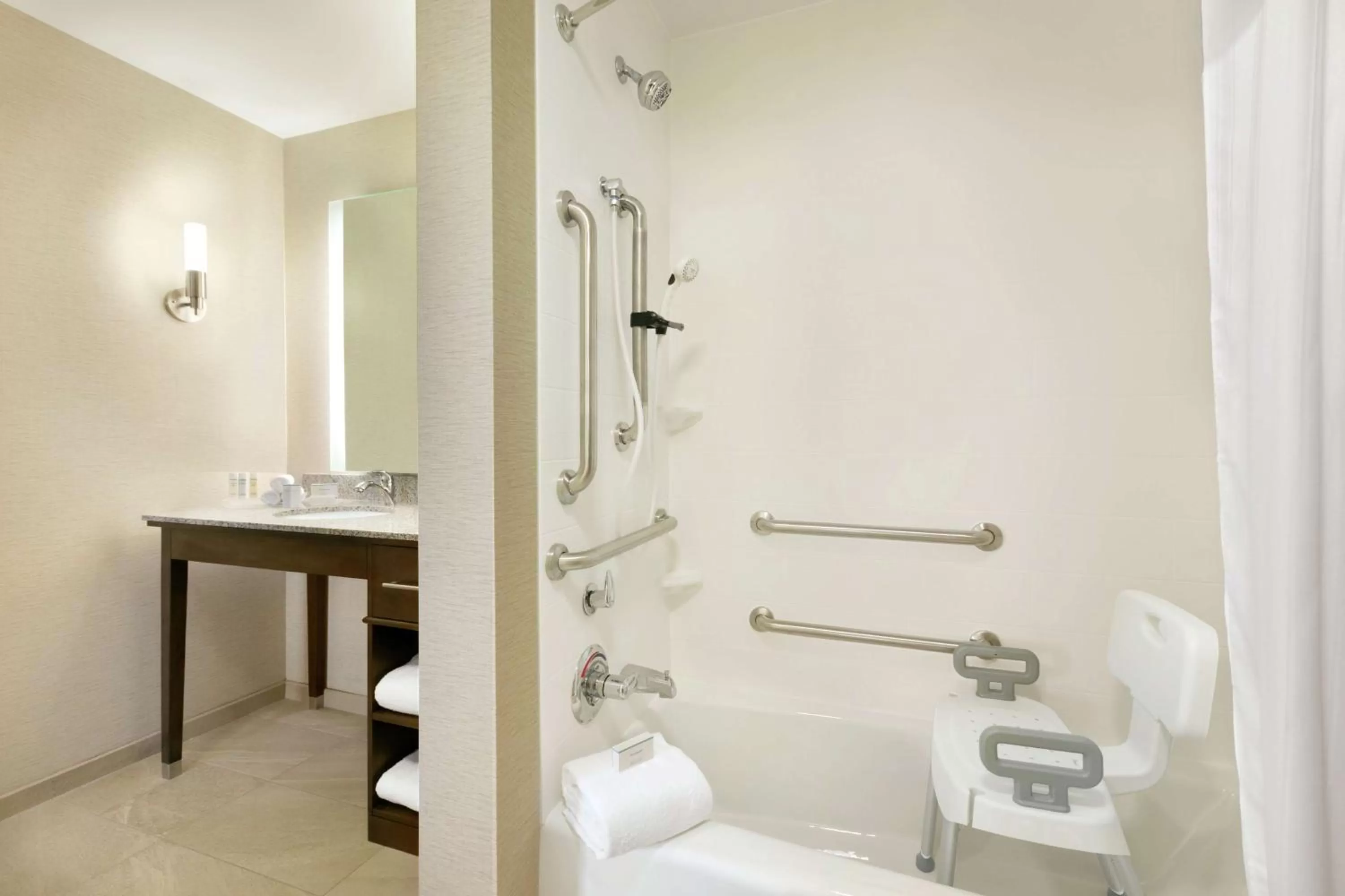 Bathroom in Homewood Suites By Hilton Hartford Manchester