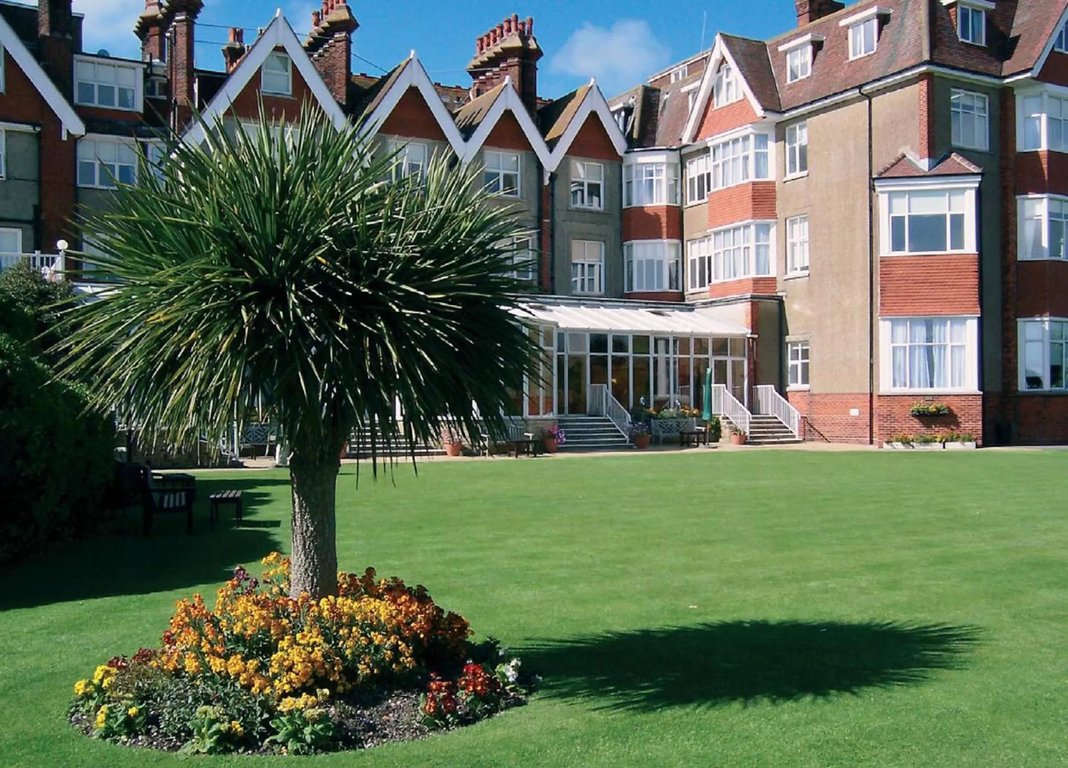 Facade/entrance in Hydro Hotel