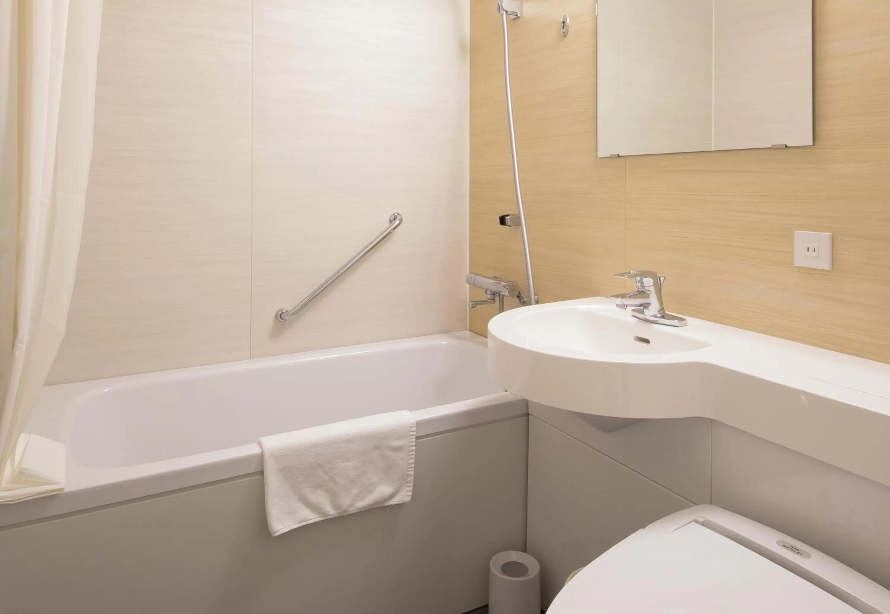 Standard Twin Room - Non-Smoking in Hotel Keihan Yodoyabashi