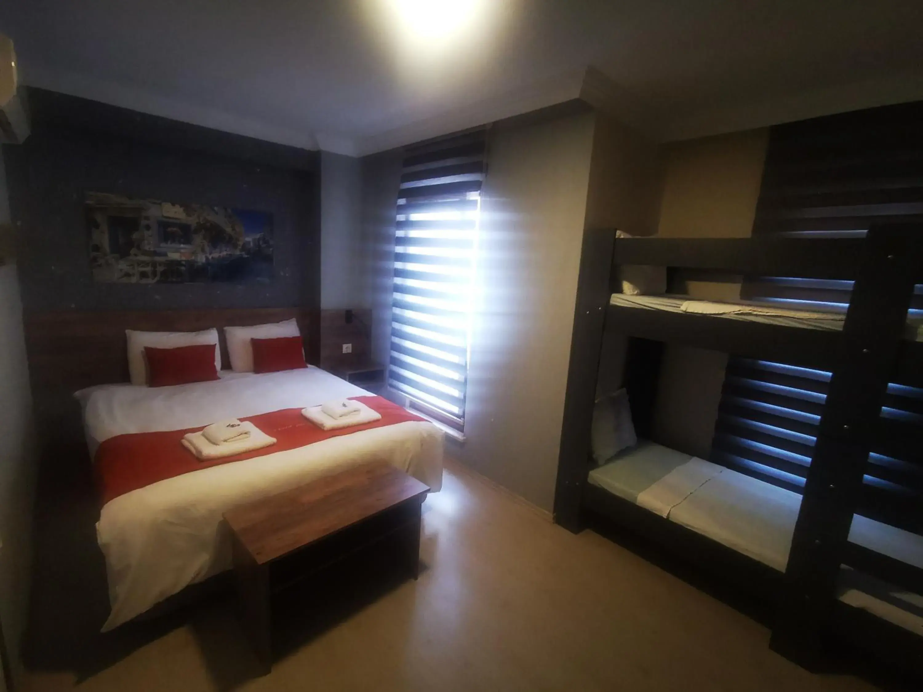 Bunk Bed in ADOR TROIA HOTEL