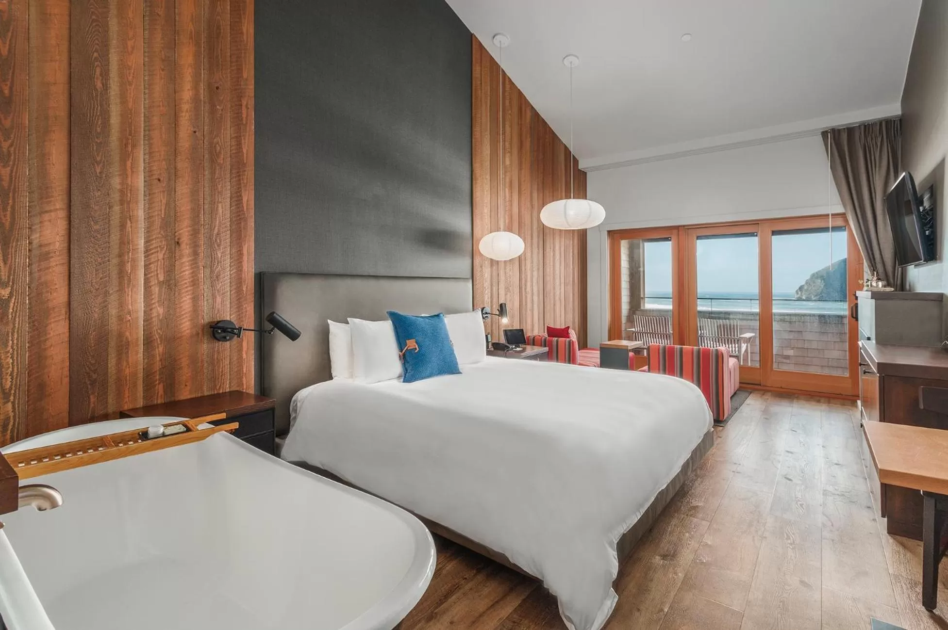 Bed in Headlands Coastal Lodge & Spa