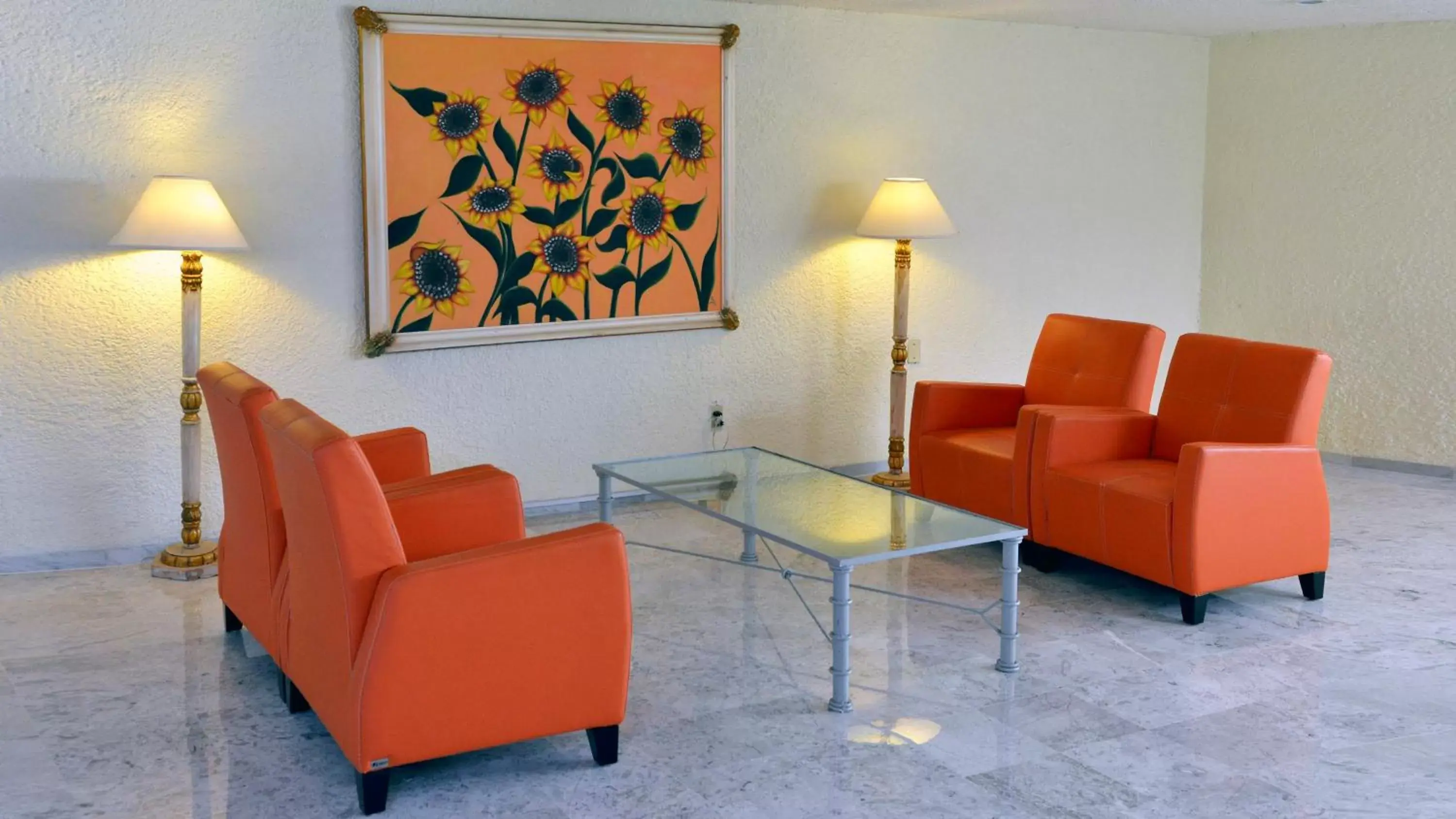 Lobby or reception, Seating Area in Holiday Inn Morelia, an IHG Hotel