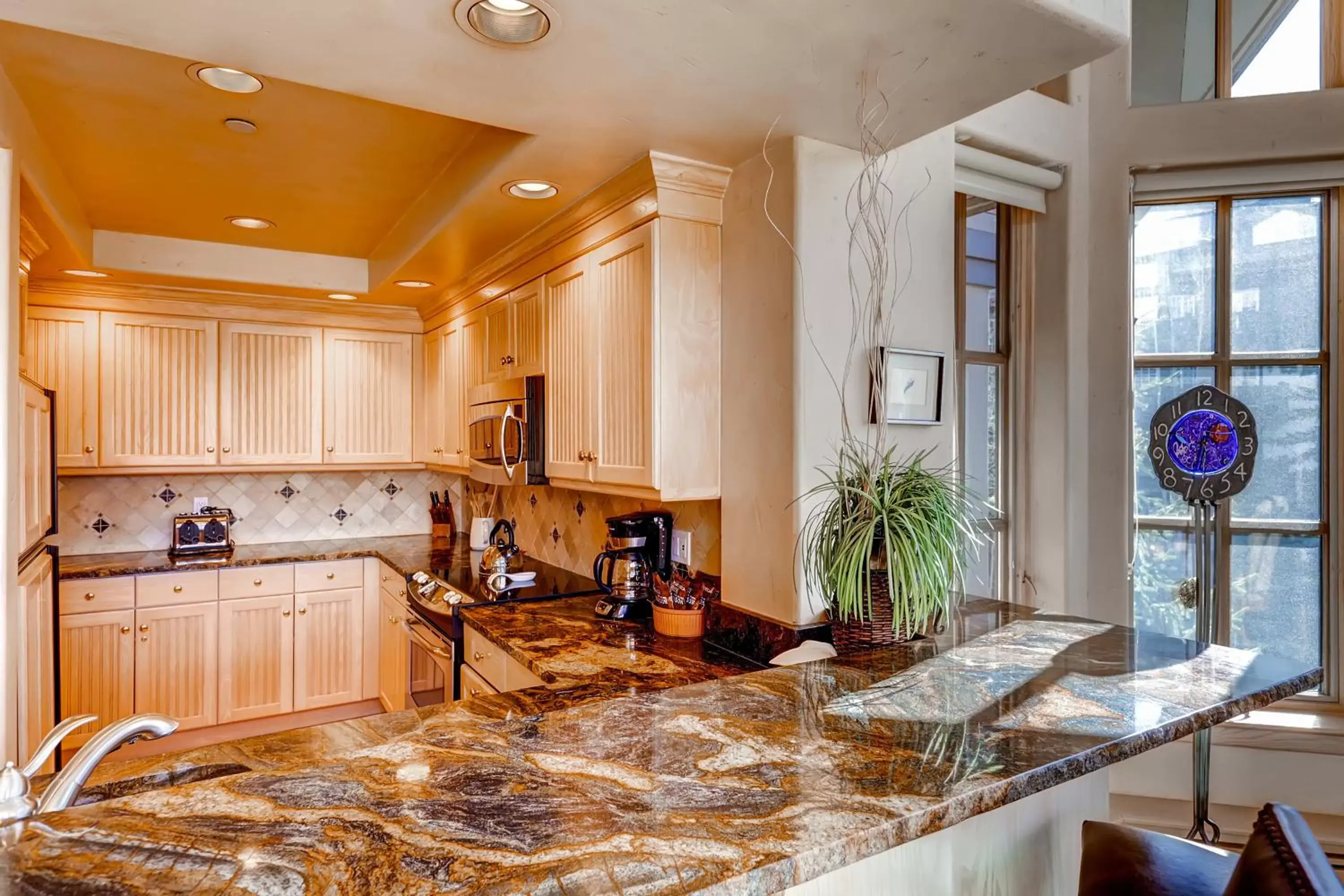 Kitchen or kitchenette, Kitchen/Kitchenette in The Pines Lodge, a RockResort