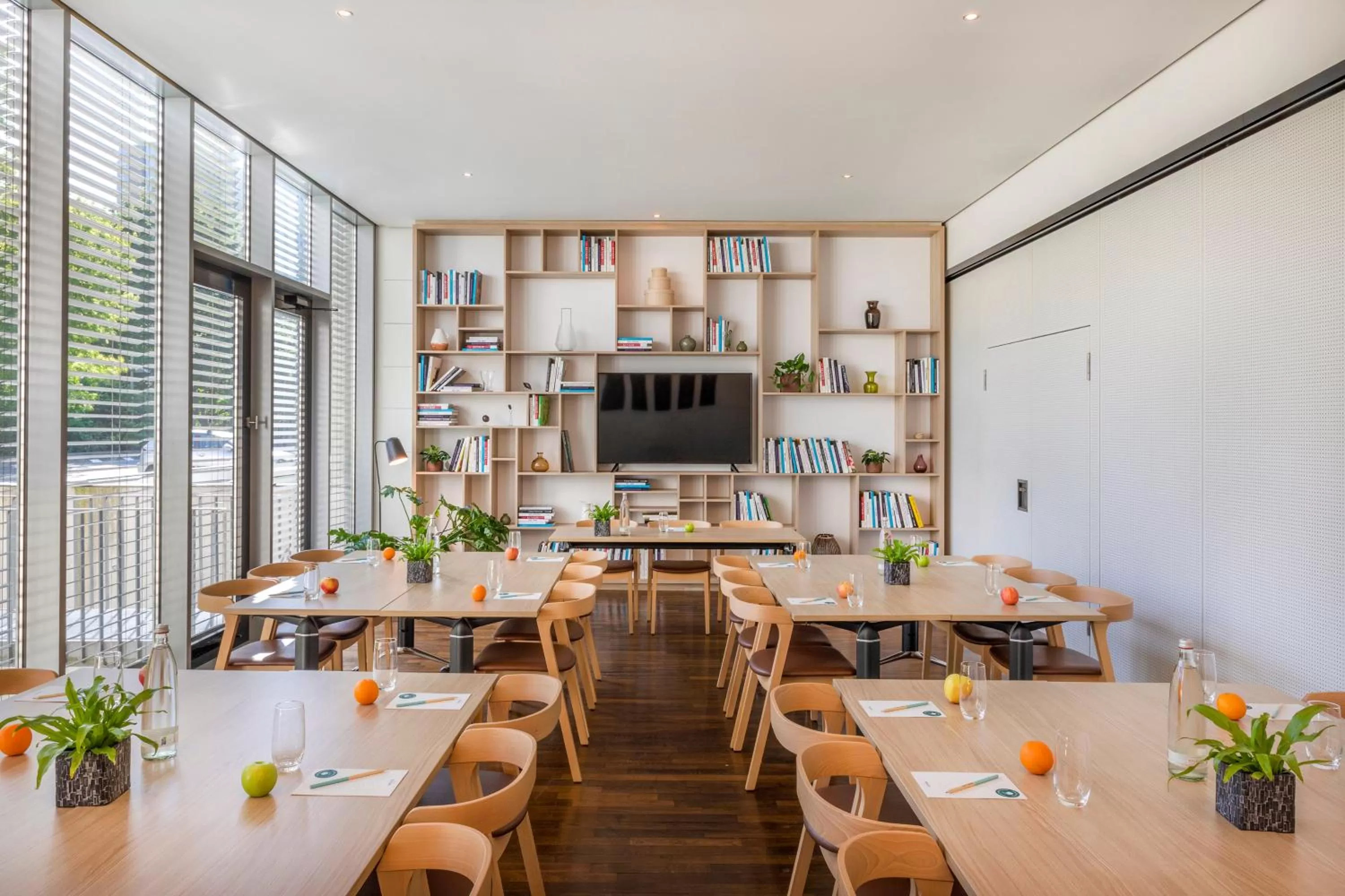 Meeting/conference room in INNSiDE by Meliá Düsseldorf Seestern