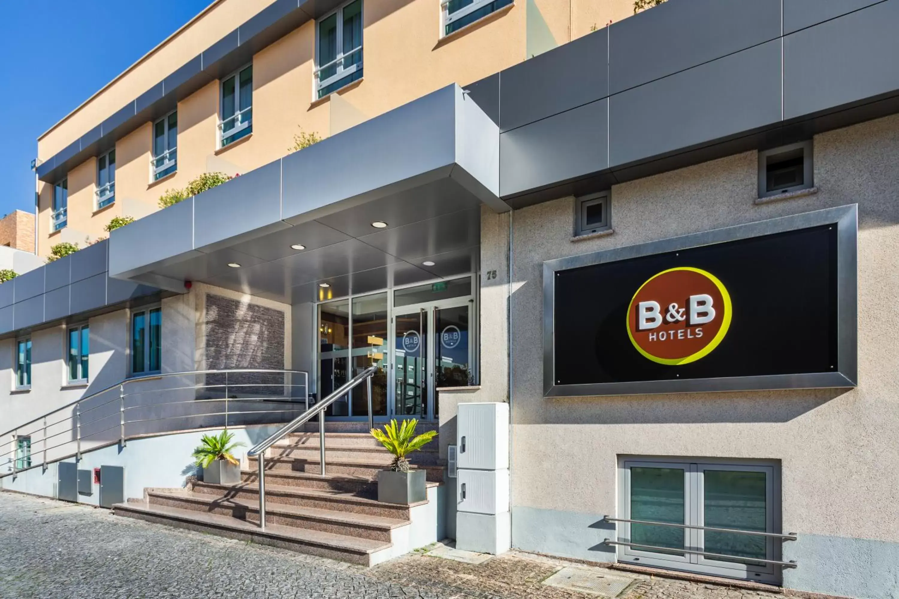 Property Building in B&B HOTEL Braga Lamacaes