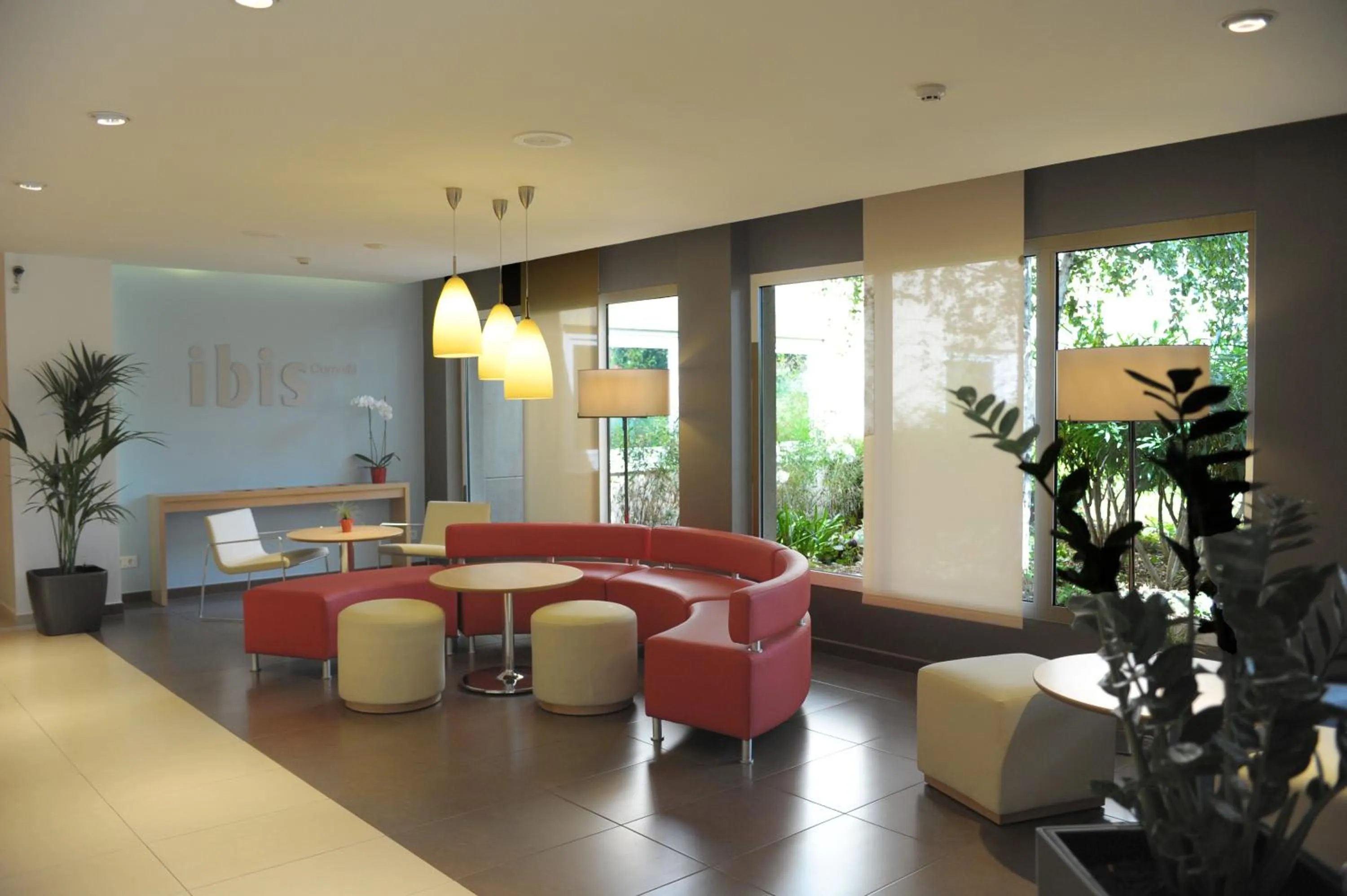 Lobby or reception in Ibis Cornella