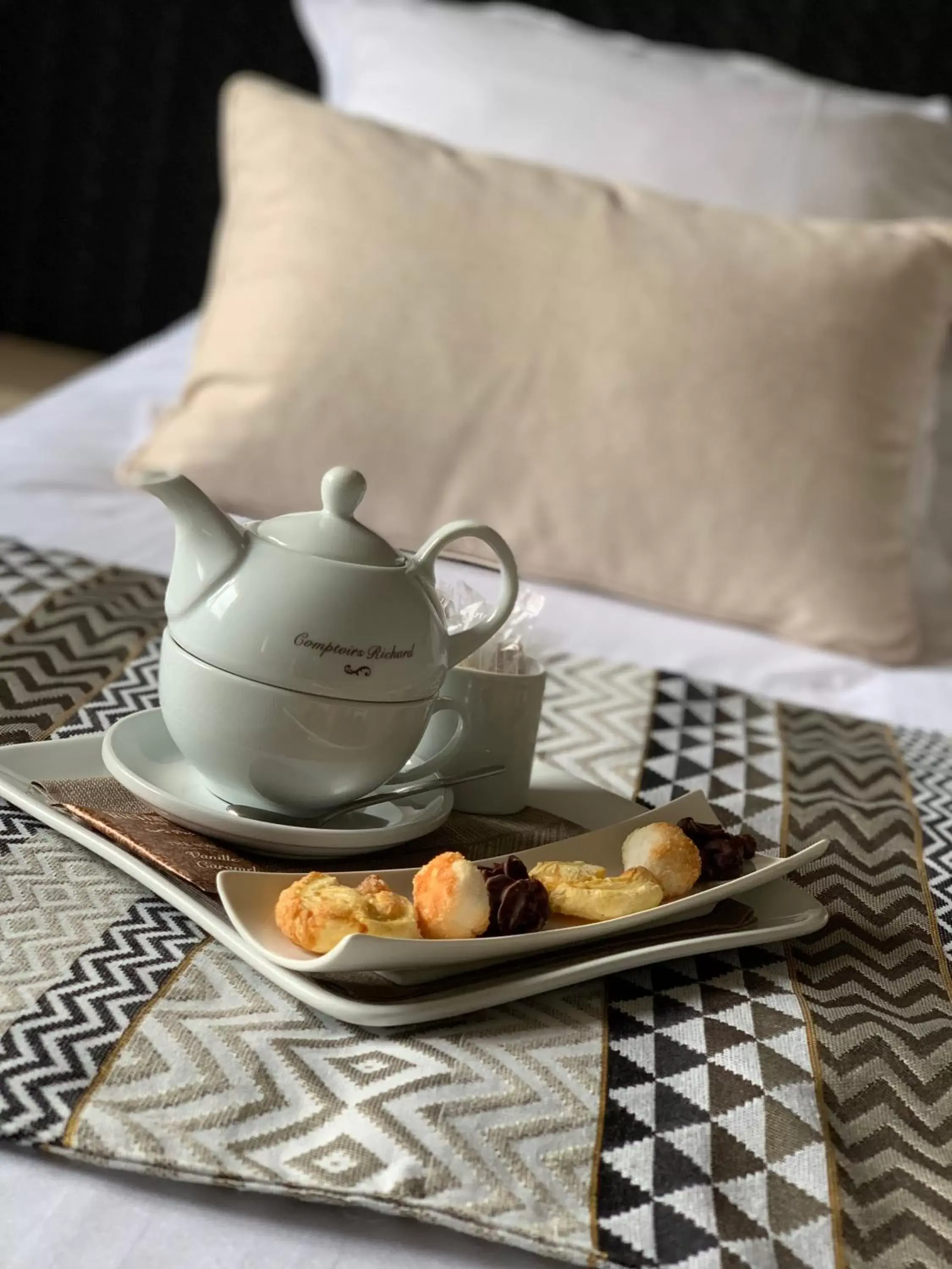 Coffee/tea facilities in Hôtel Beauregard, The Originals Relais (Inter-Hotel)