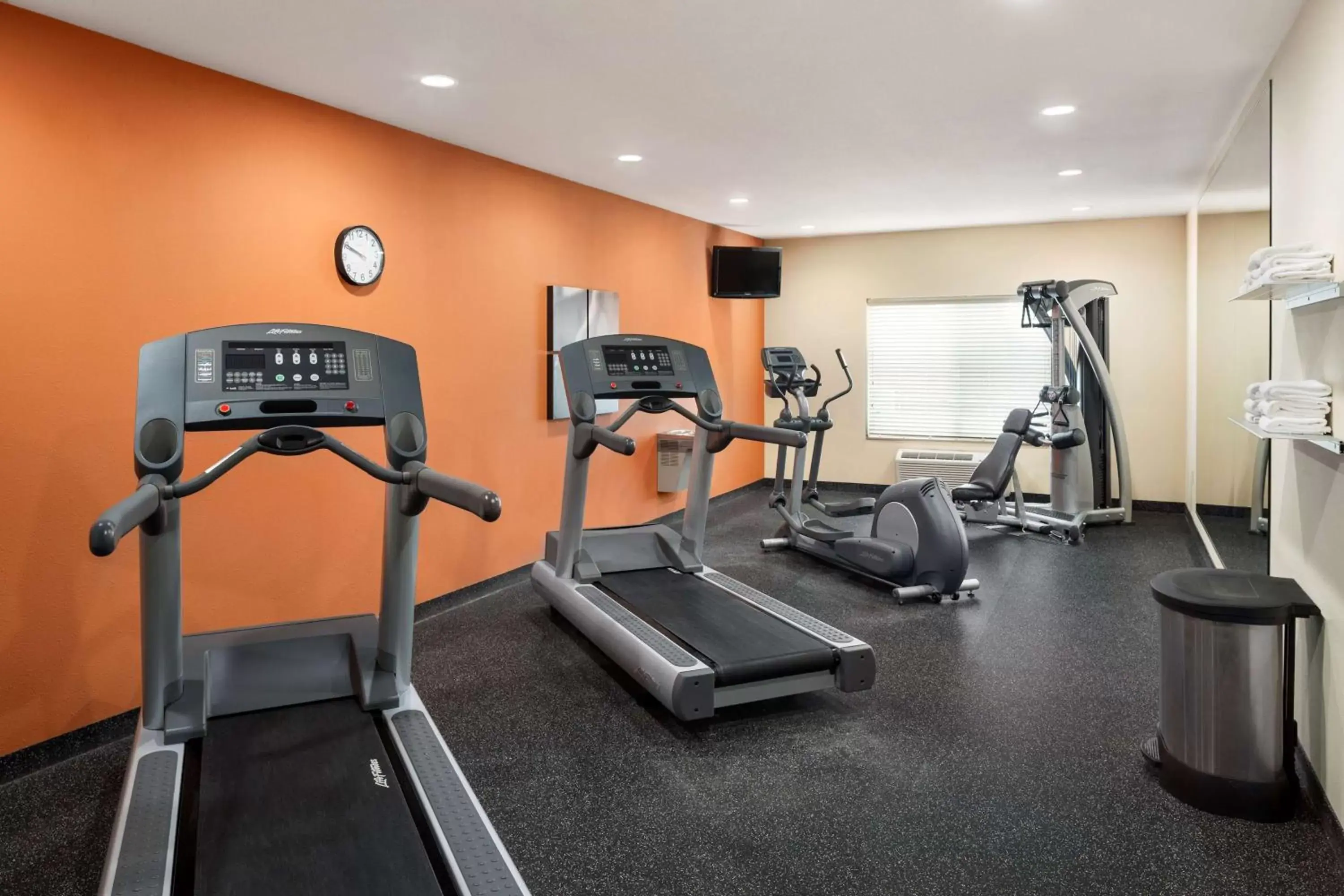 Activities, Fitness Center/Facilities in Country Inn & Suites by Radisson, St. Peters, MO