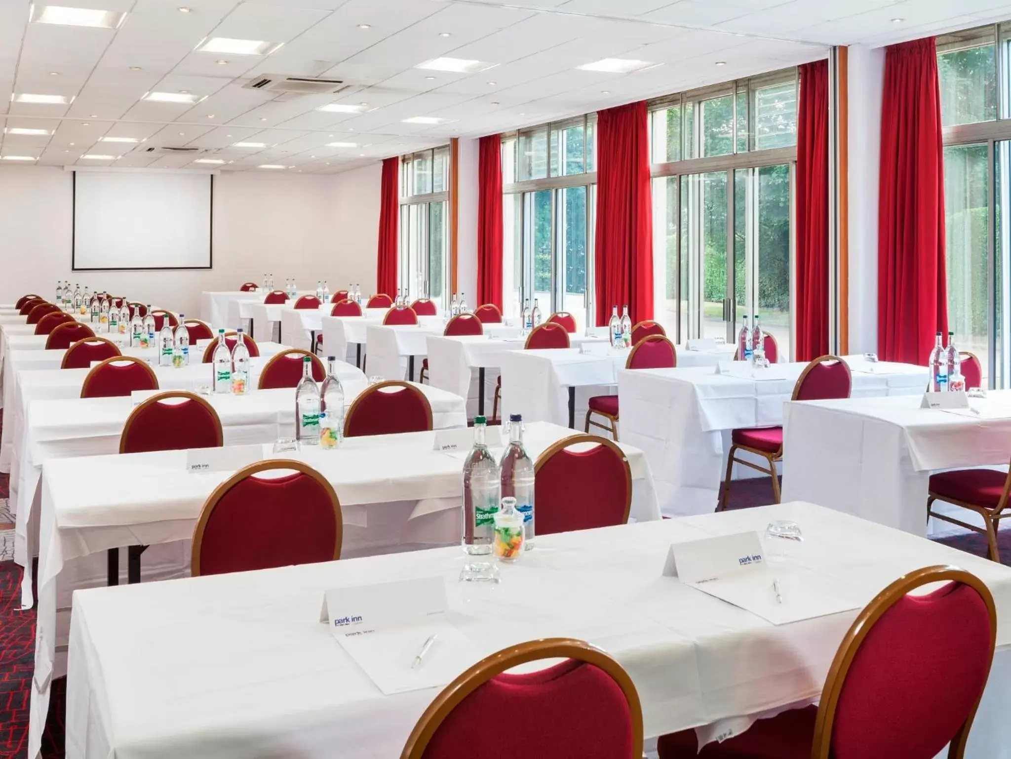 Business facilities in Northampton Town Centre Hotel by Accor