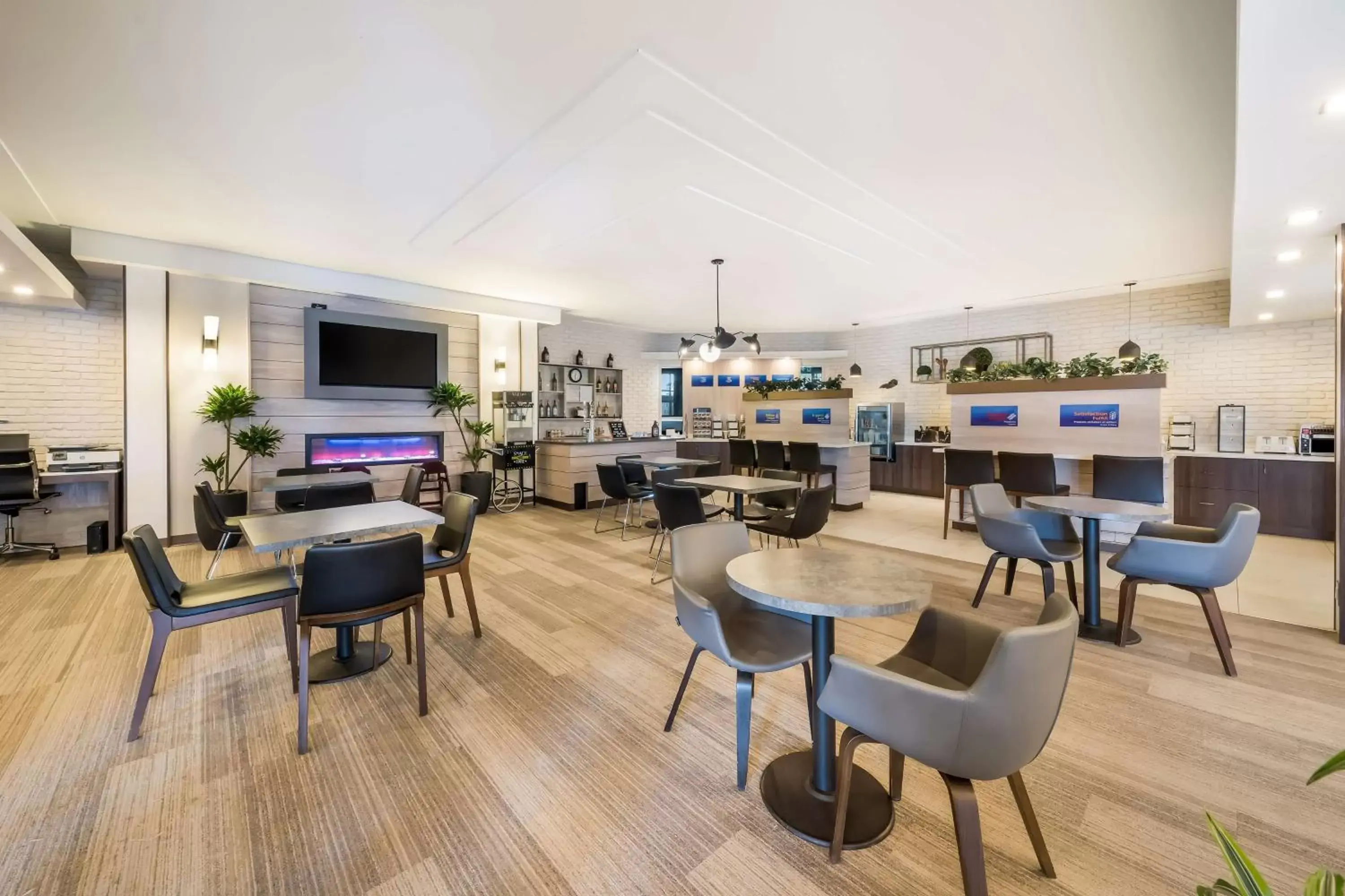 Breakfast in Best Western Belleville Breakfast in Best Western Belleville