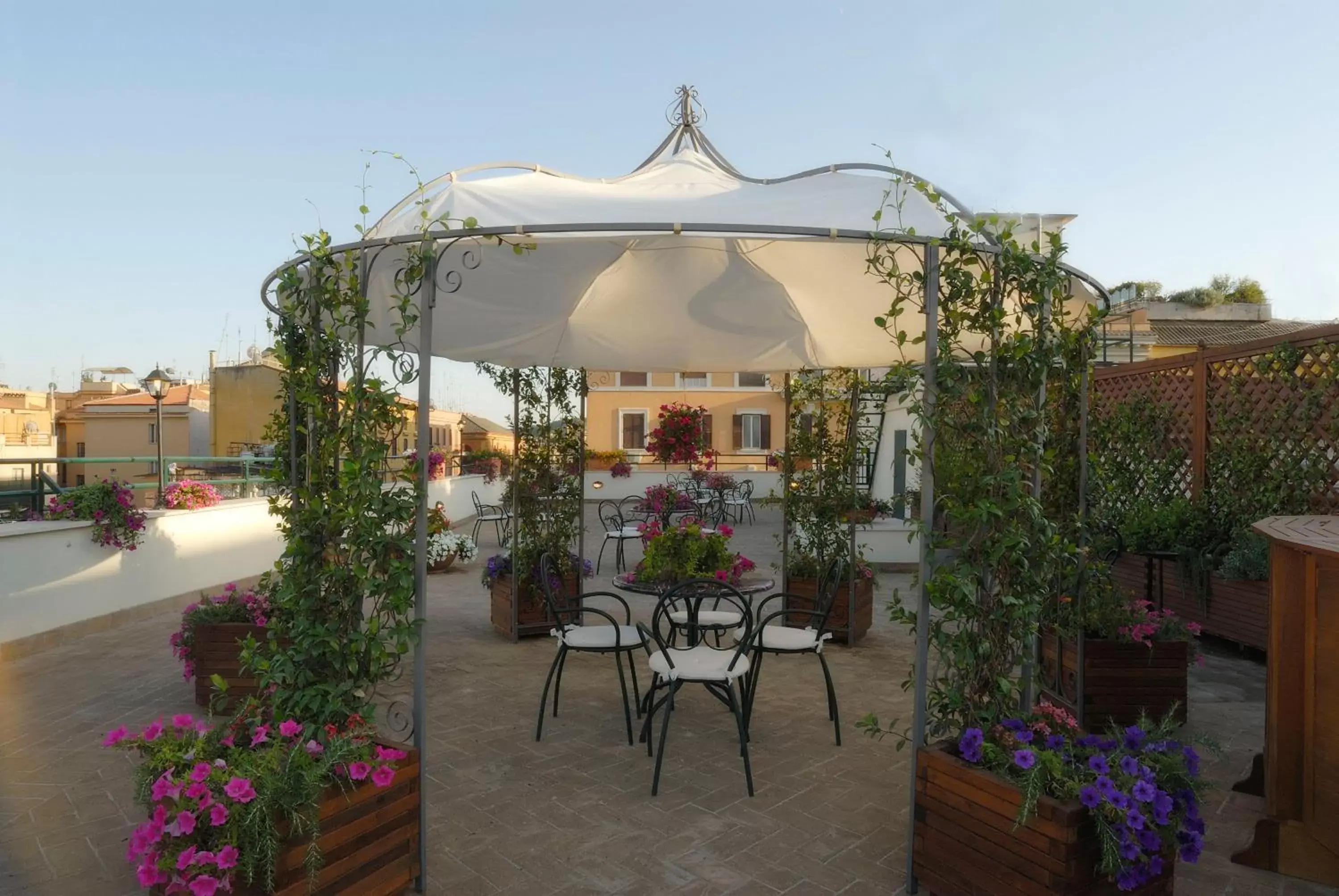 Balcony/Terrace, Restaurant/Places to Eat in Atlante Garden Hotel