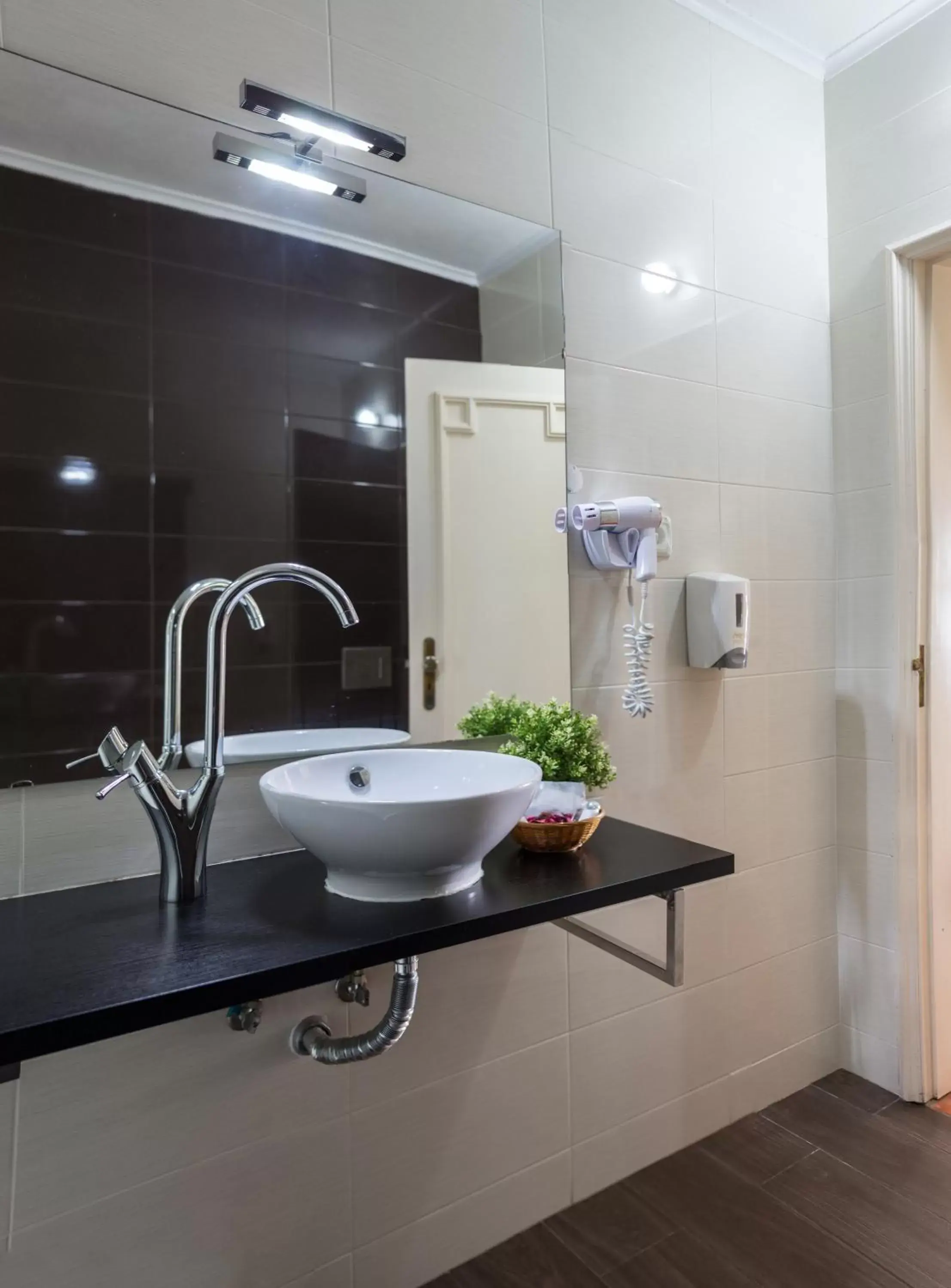 Bathroom in Baluarte da Vila Apartments