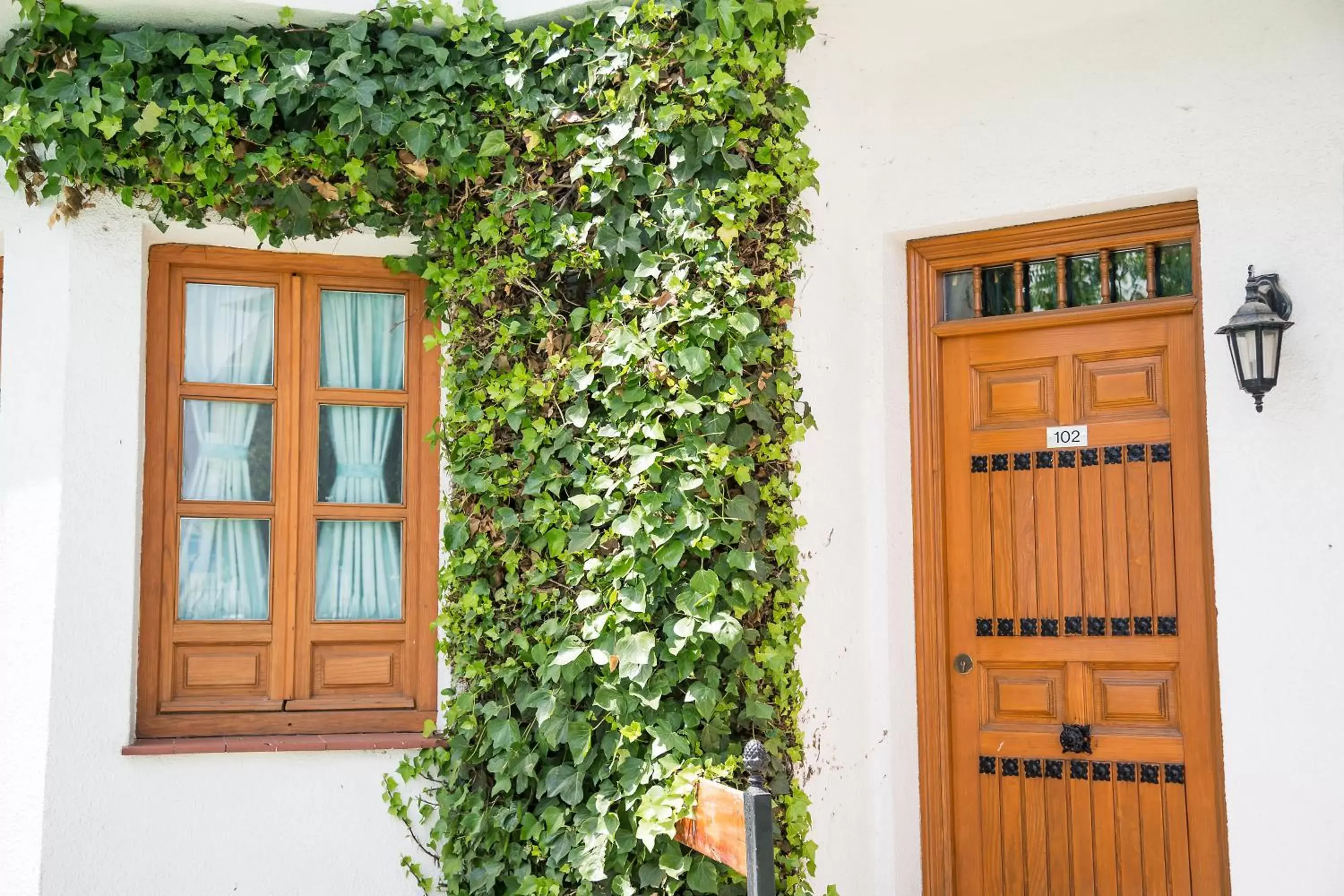 Facade/entrance in Los Arcos