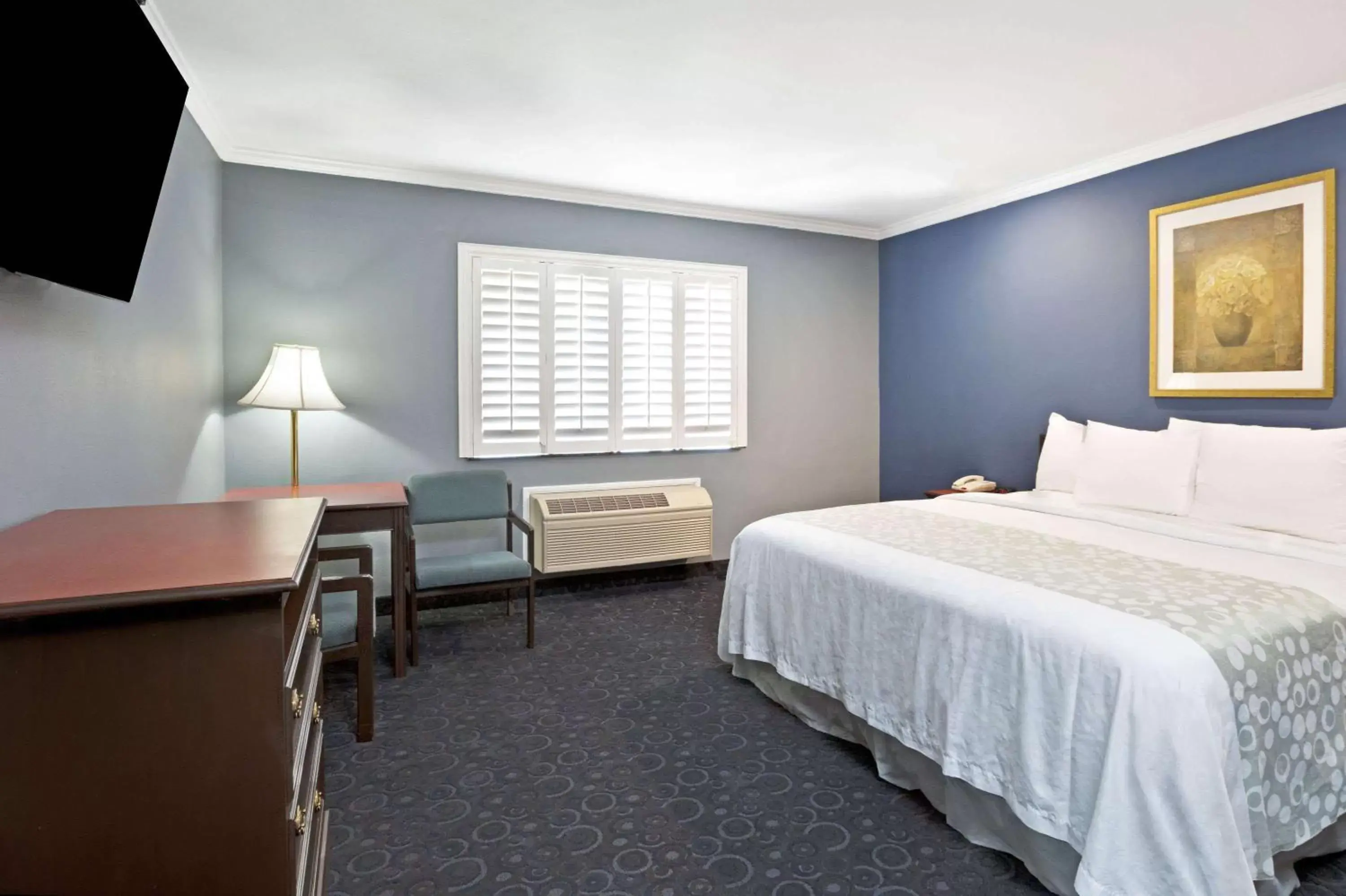 Photo of the whole room, Bed in Days Inn by Wyndham West Covina