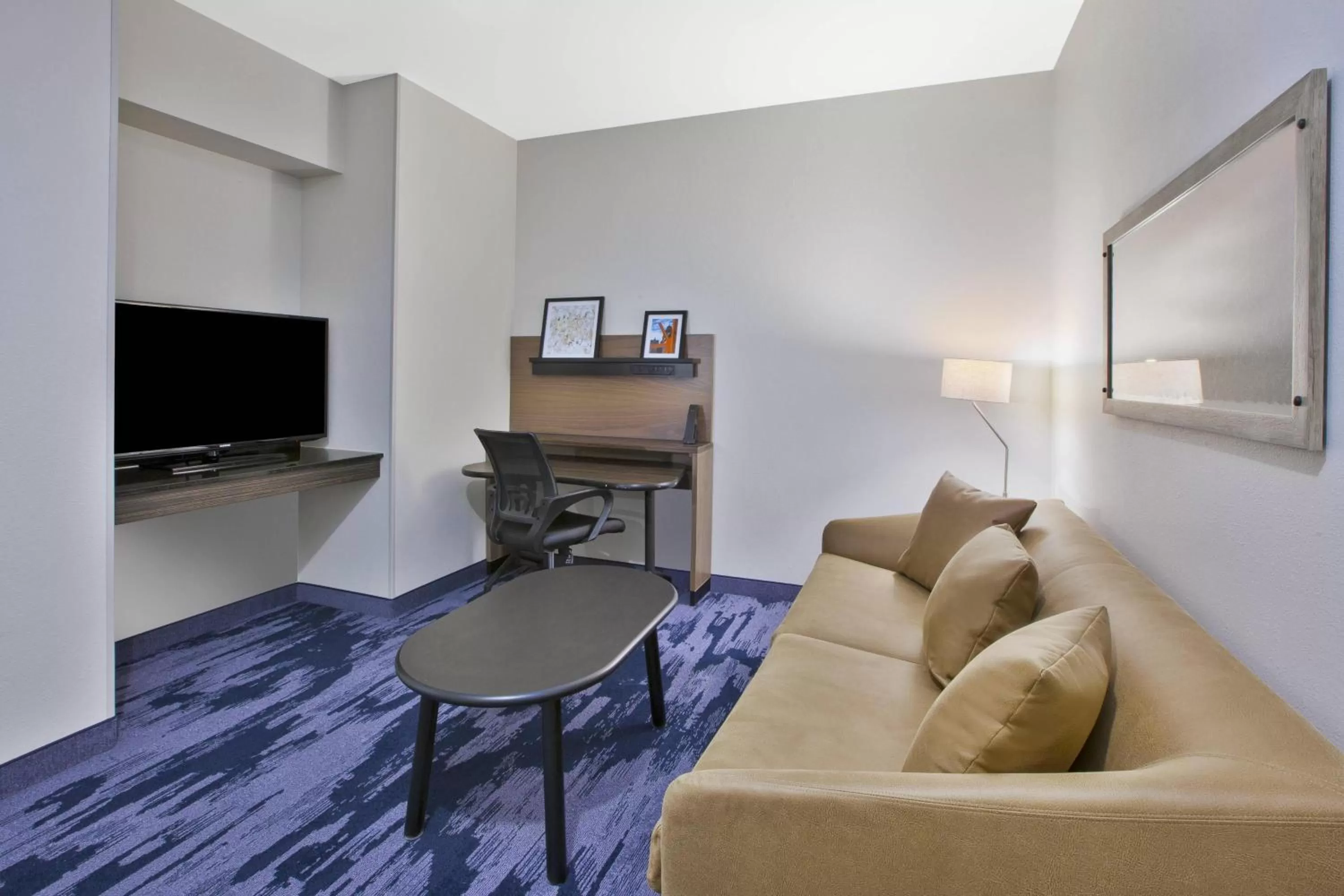 Living room in Fairfield Inn & Suites by Marriott Milwaukee Downtown