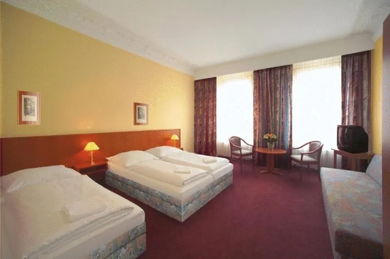 Quadruple Room in Hotel Residence am Hauptbahnhof