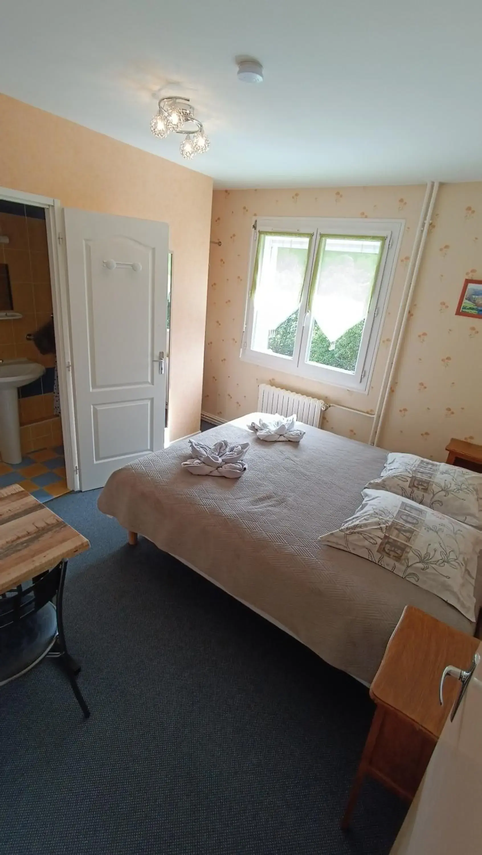 Bedroom, Bed in Hôtel Le Pommeil