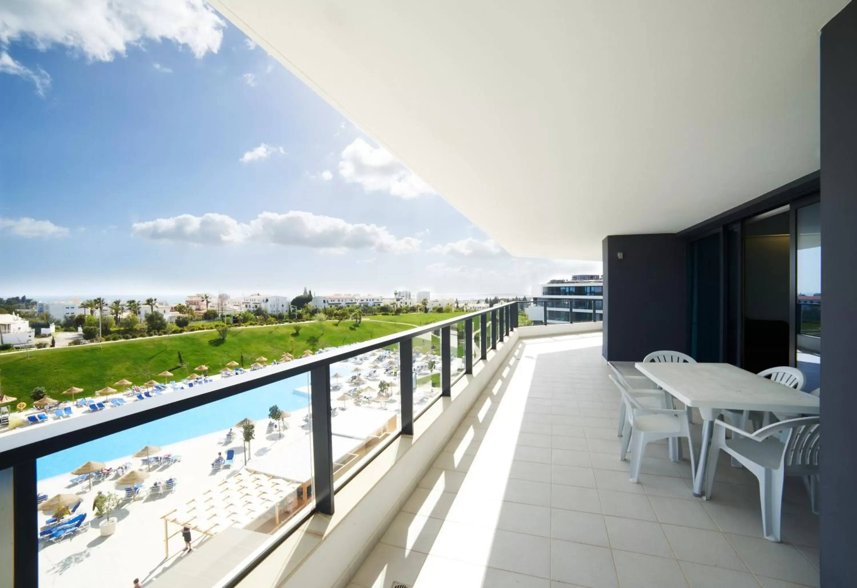 Balcony/Terrace in RR Alvor Baía Resort