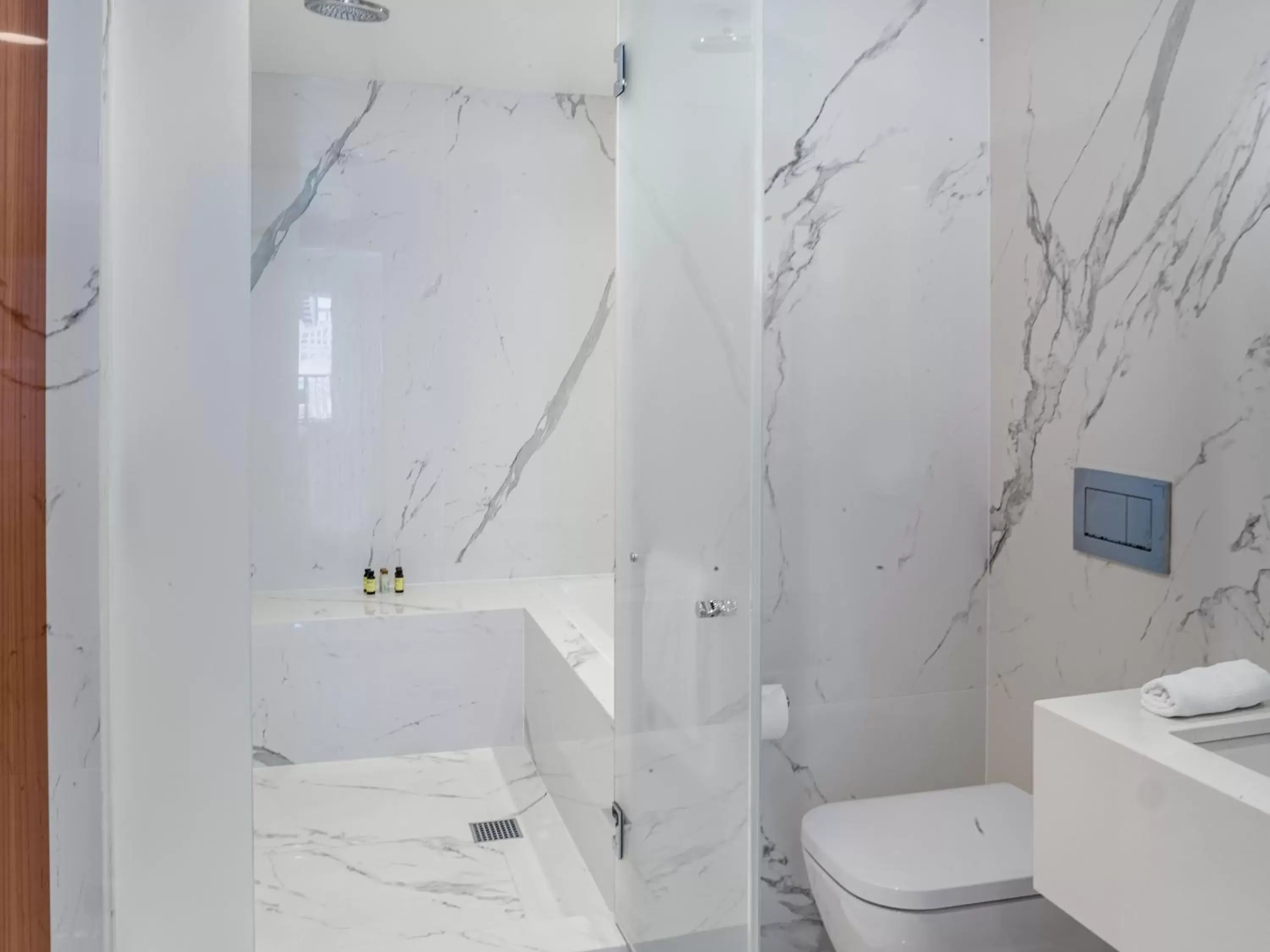 Shower, Bathroom in 33 Seaport Hotel New York