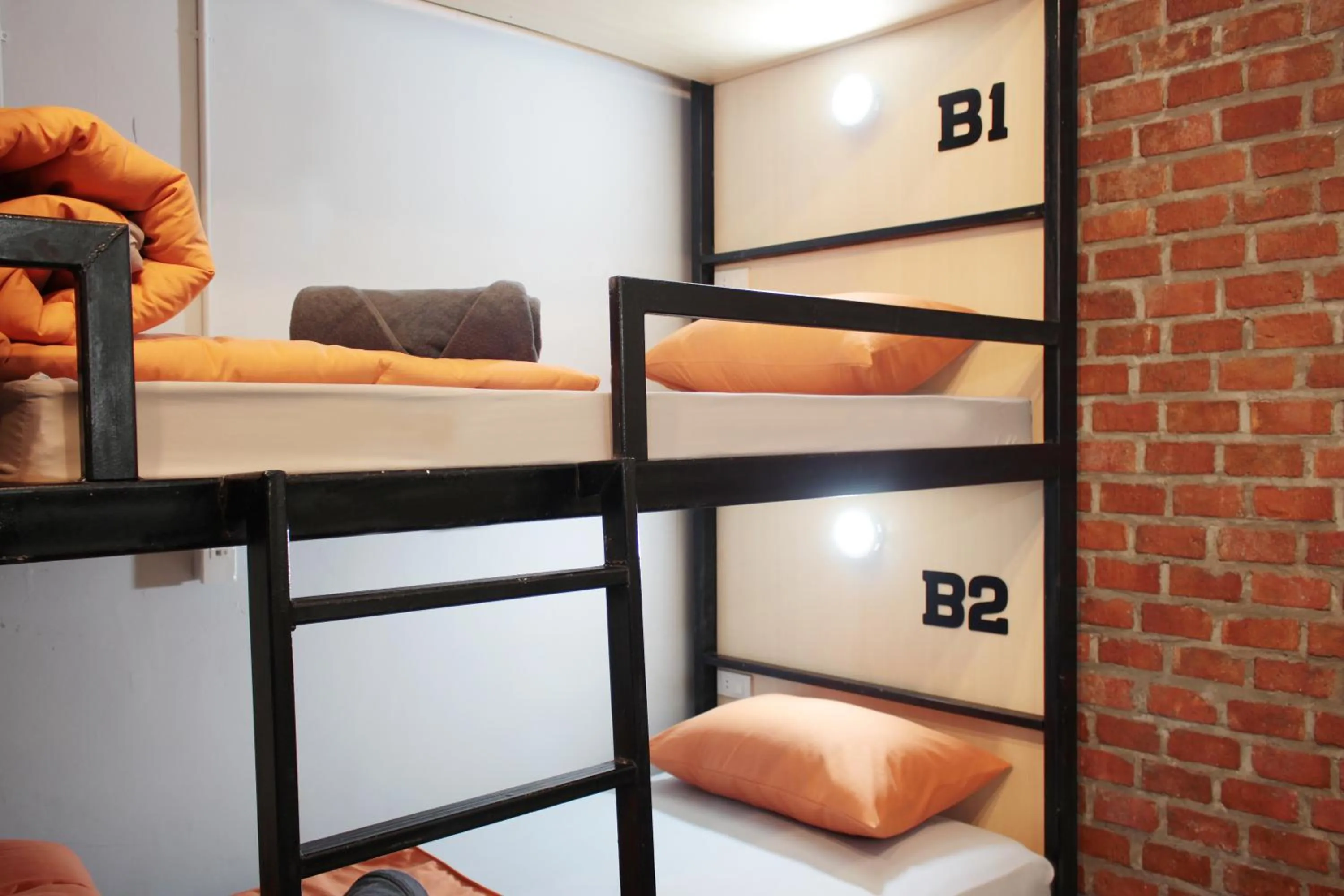 bunk bed, Bed in Picnic Hotel Bangkok - Rang Nam