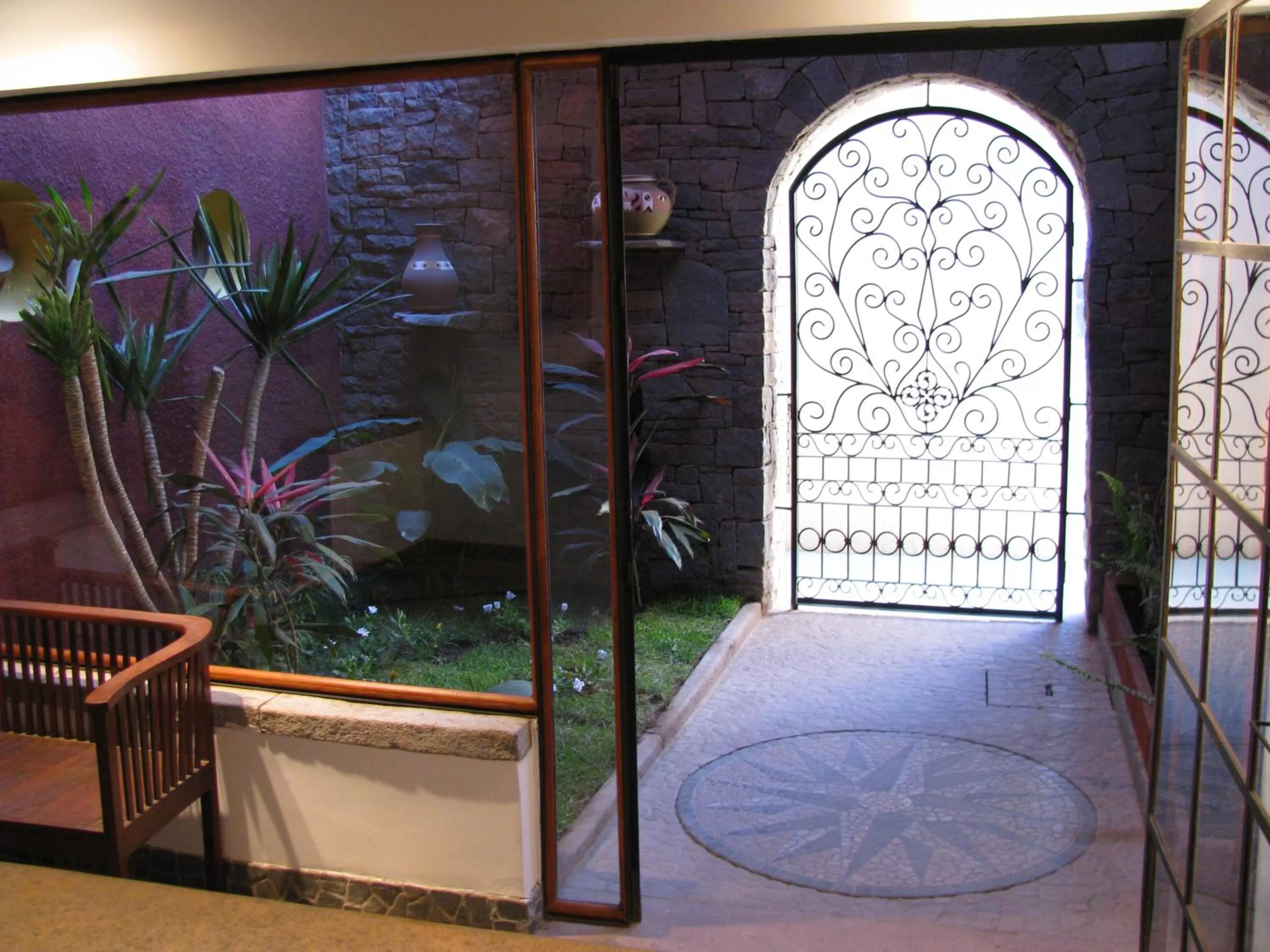 Facade/entrance in Belvedere Hotel