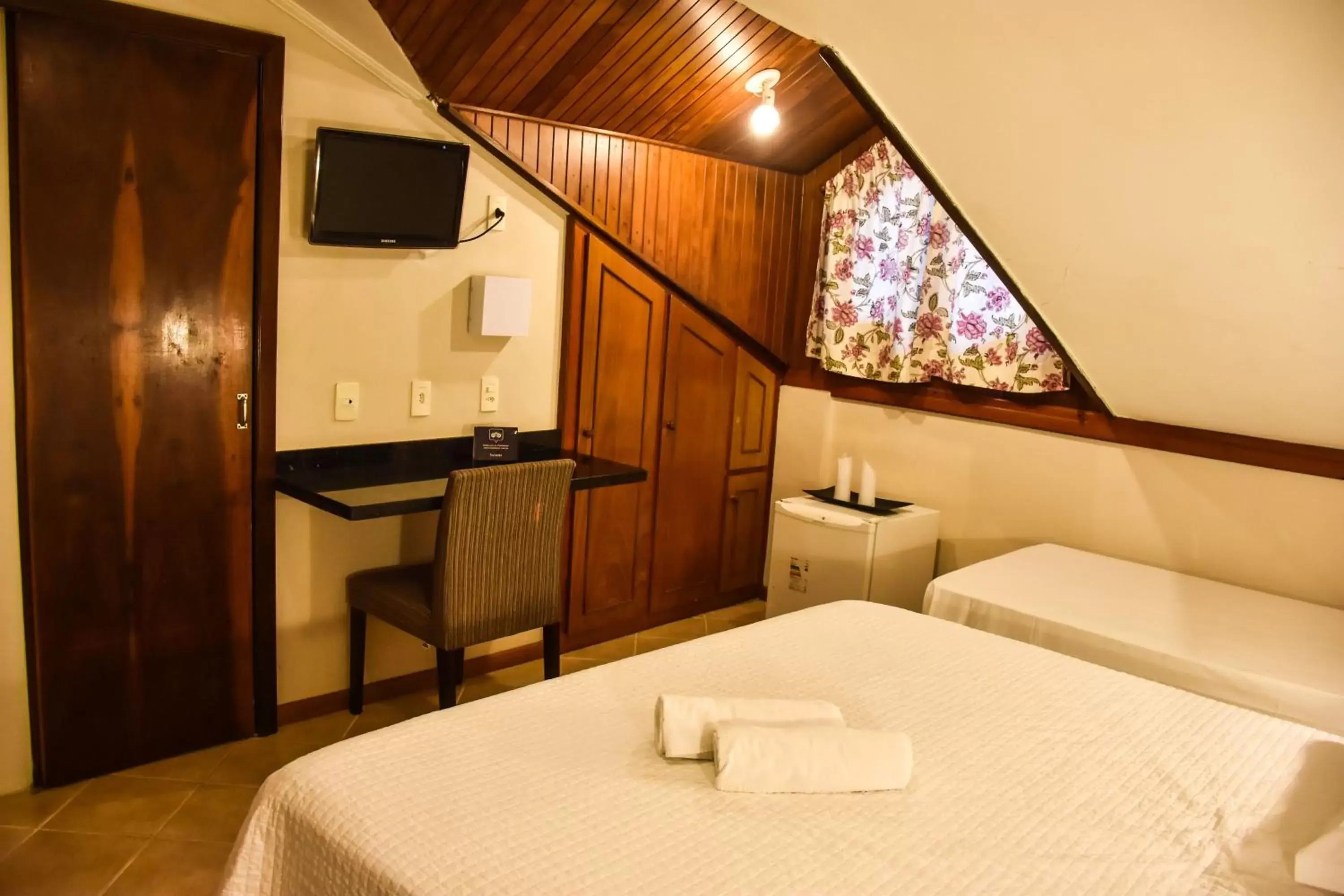 Bedroom, Bed in Sandri City Hotel