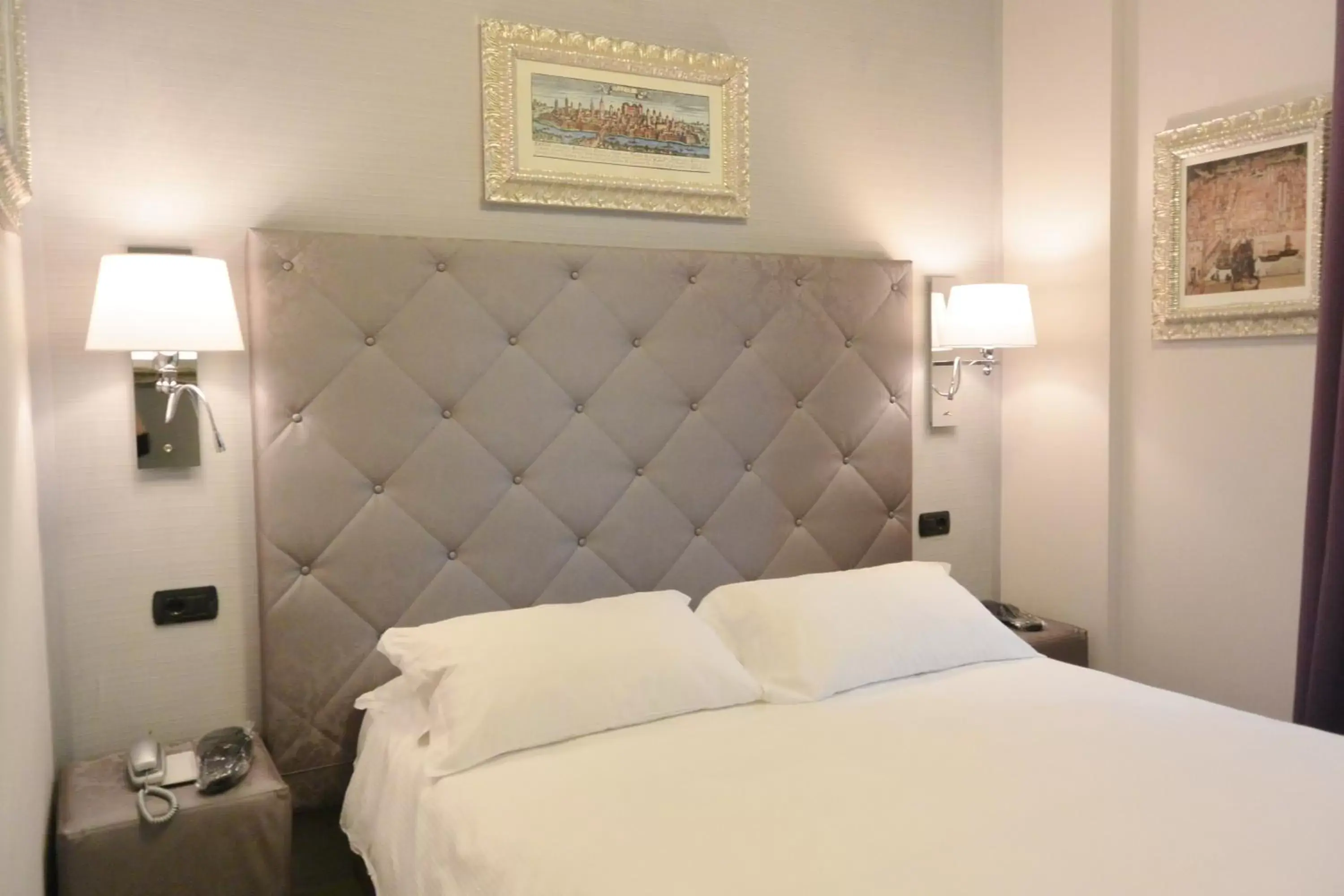 Bed in Hotel Moderno