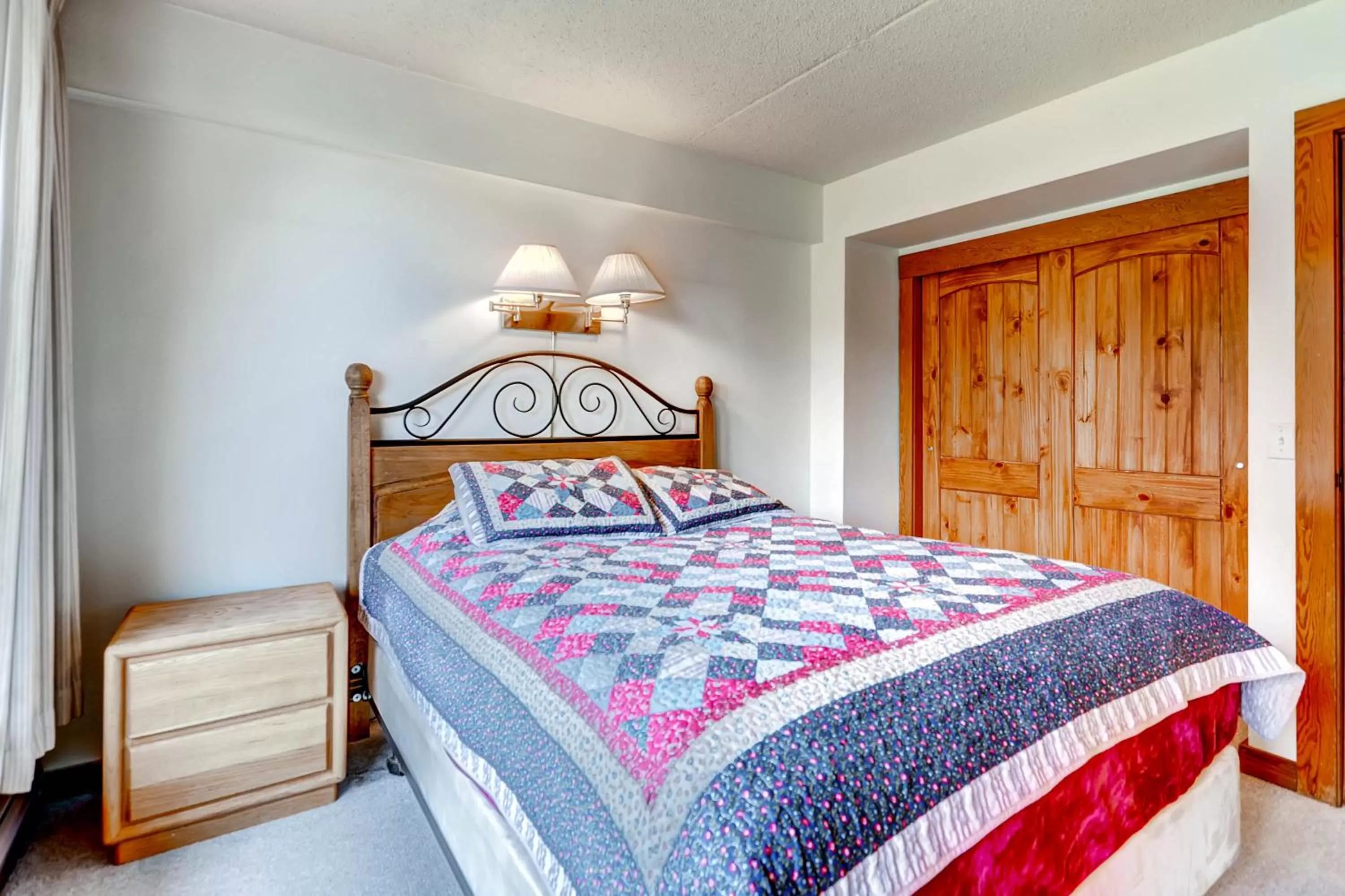 Bed in Lakeside Village by Keystone Resort