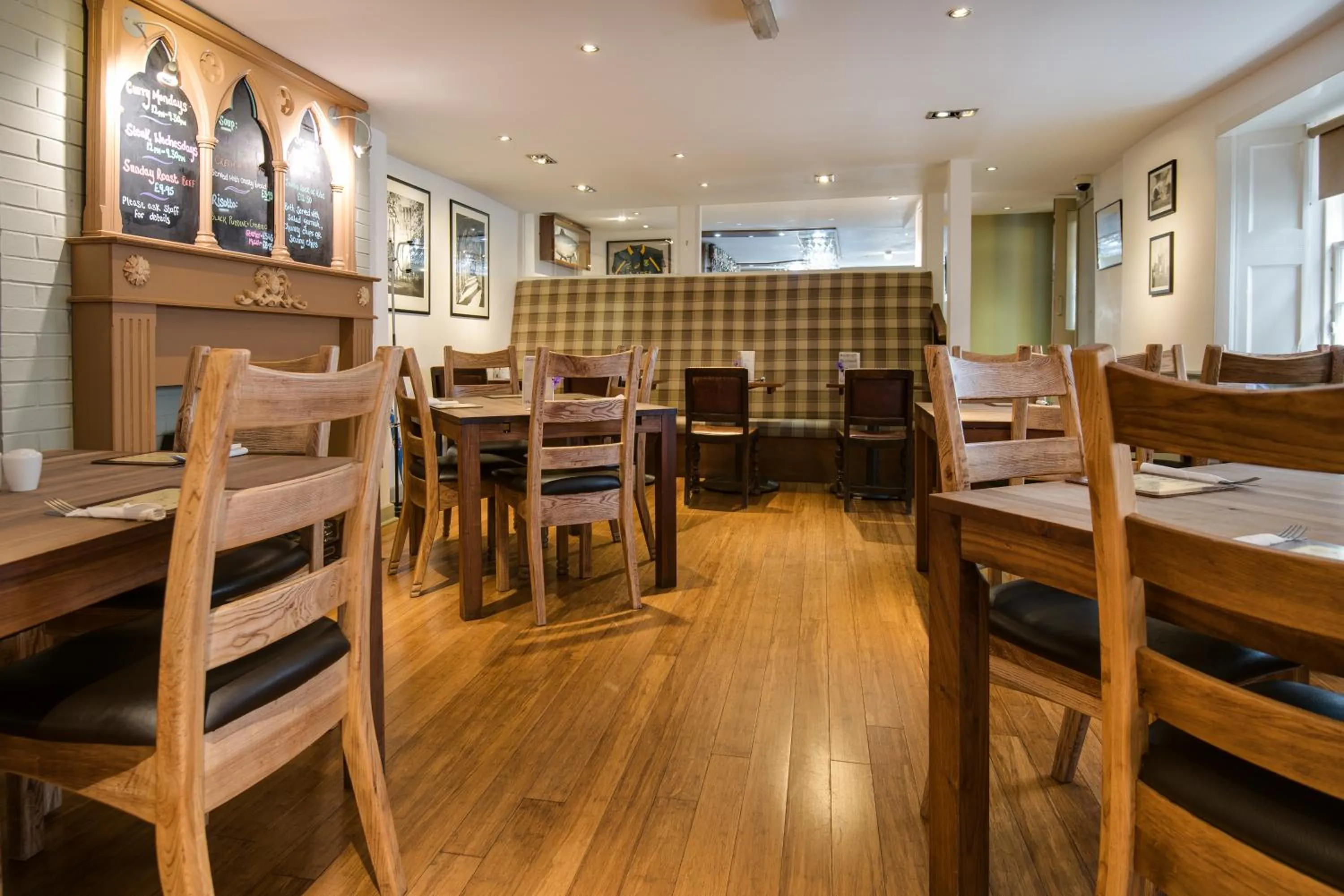 Restaurant/places to eat in Queenshead Hotel Kelso